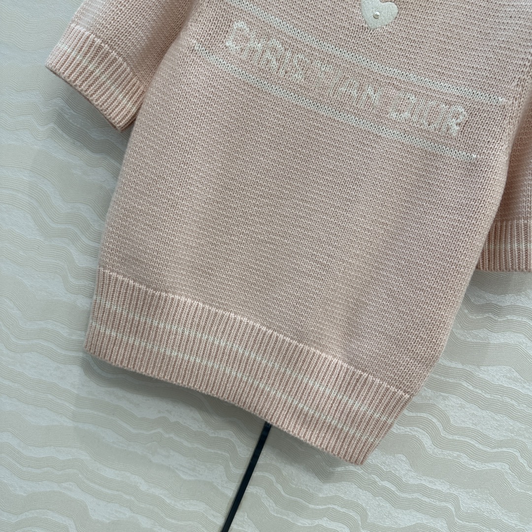 原单品质🖤MissD*25s限定新品！刺绣爱心💗字母羊毛短袖毛衣！定染进口羊毛羊绒纱线质感超赞！⚠️定位