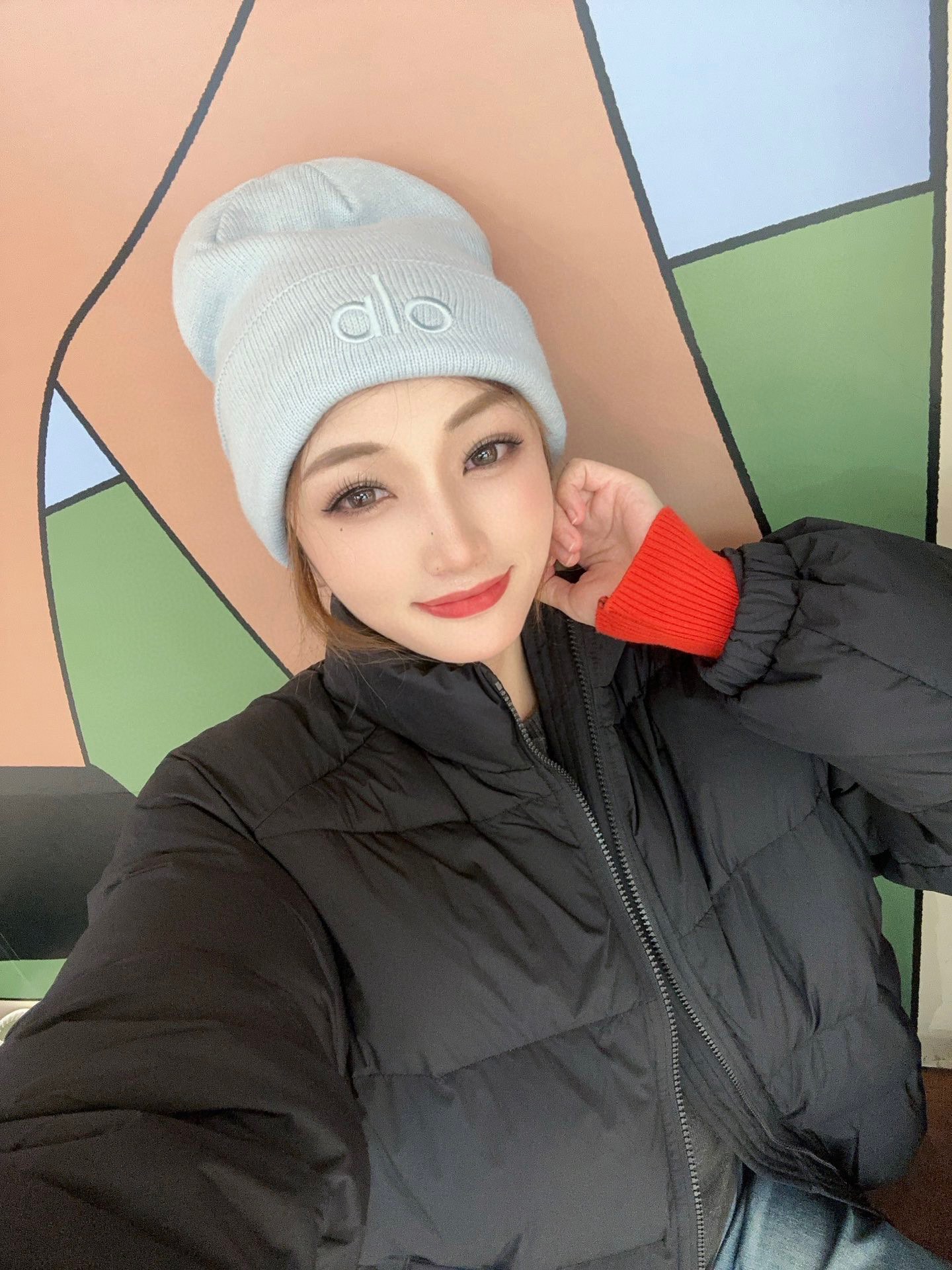 。Alo Yoga 精疏羊毛品质，博主推荐 最新时尚前卫的休闲设计风格，藏着不动声色的高级感，每一处线条