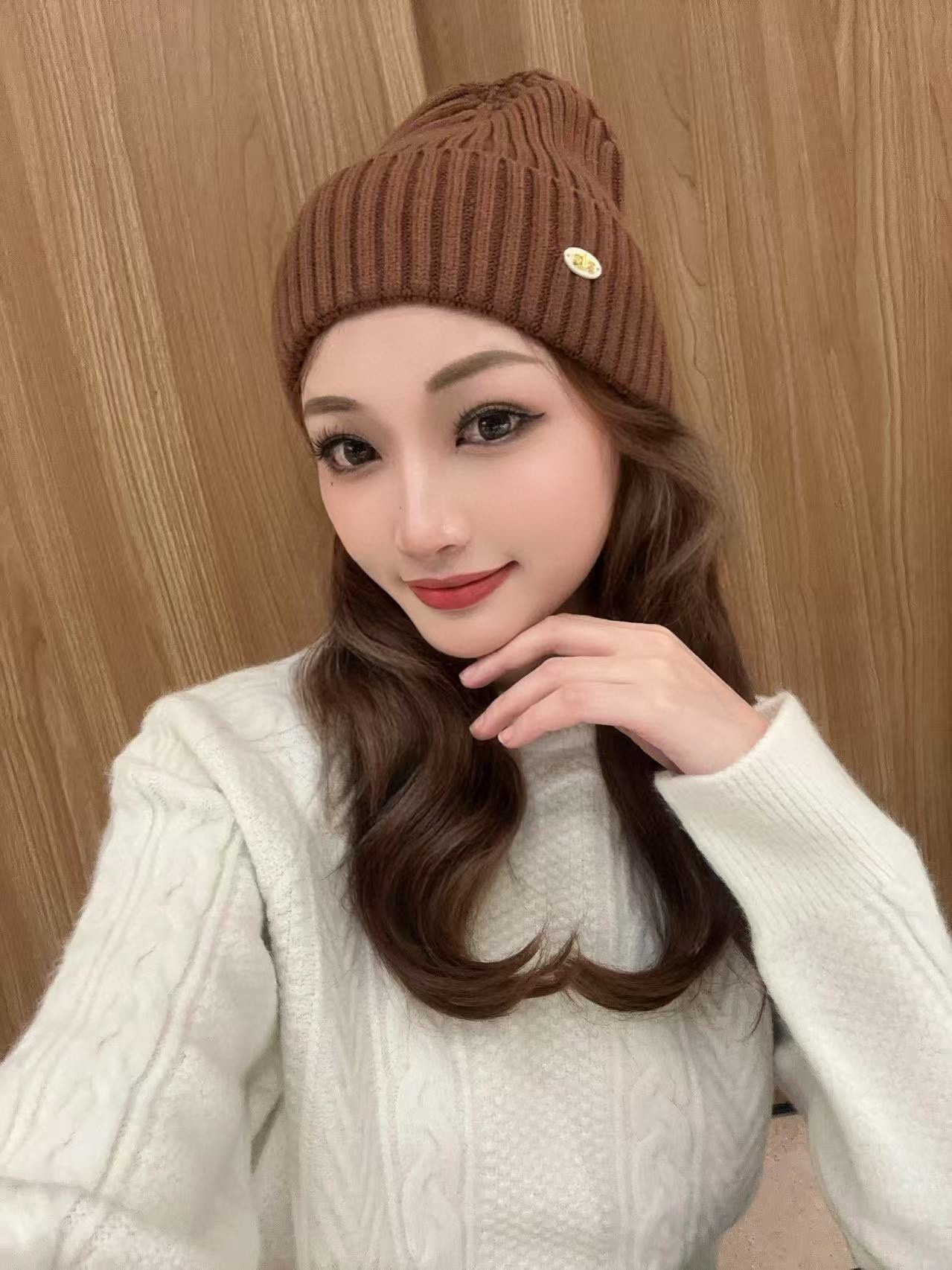 。Alo Yoga 精疏羊毛品质，博主推荐 最新时尚前卫的休闲设计风格，藏着不动声色的高级感，每一处线条