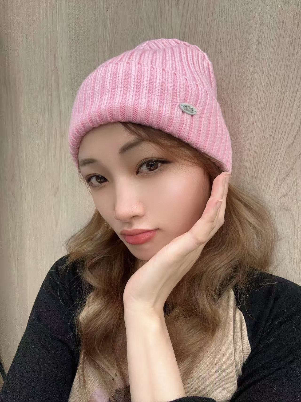 。Alo Yoga 精疏羊毛品质，博主推荐 最新时尚前卫的休闲设计风格，藏着不动声色的高级感，每一处线条