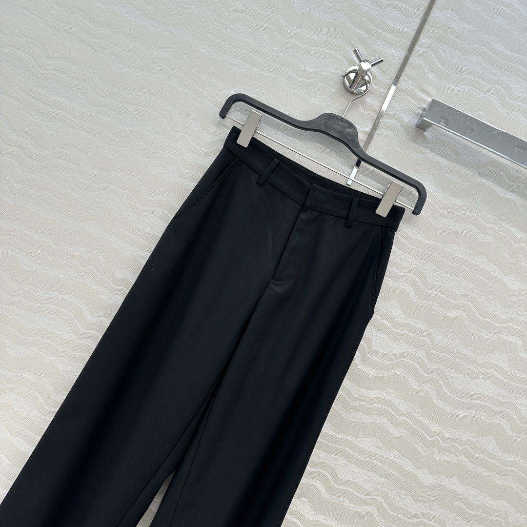 独家首发❤️原单品质❤️BV高智感穿搭，羊毛小西裤！极简主义直筒裤！慵懒随性的高级单品。经典中高腰直筒裤