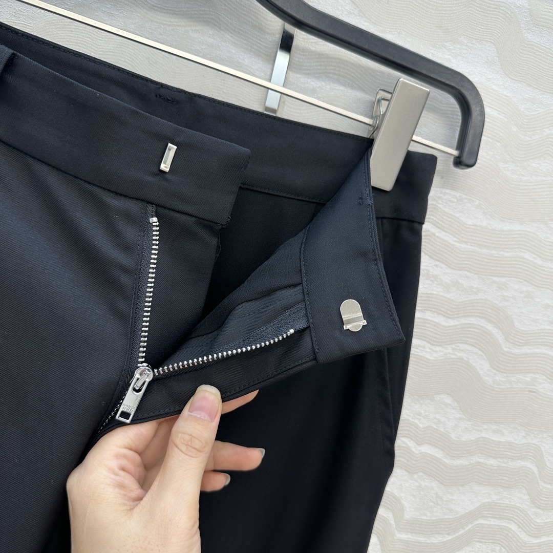 独家首发❤️原单品质❤️BV高智感穿搭，羊毛小西裤！极简主义直筒裤！慵懒随性的高级单品。经典中高腰直筒裤