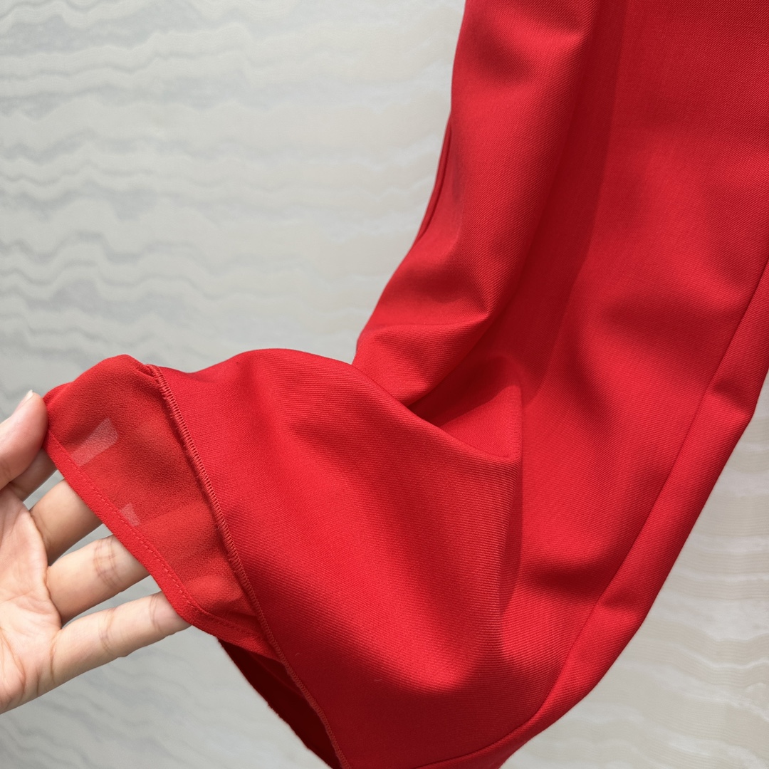 独家首发❤️原单品质❤️BV高智感穿搭，羊毛小西裤！极简主义直筒裤！慵懒随性的高级单品。经典中高腰直筒裤