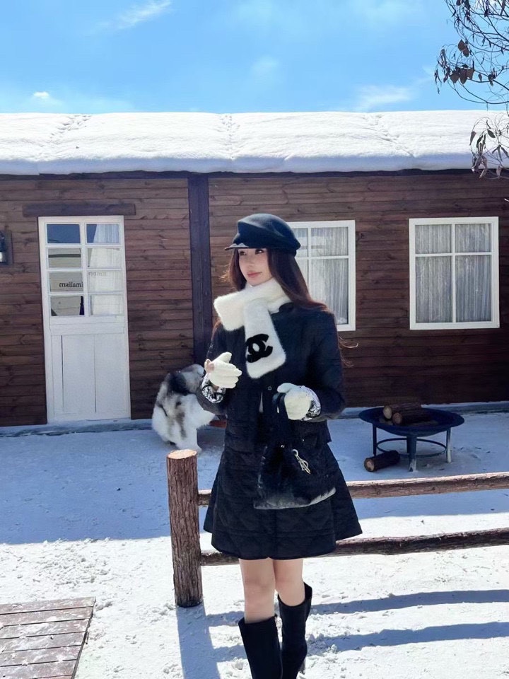 NO:590882,Model No. D25111285 Dio* new style classic CD bee embroidery logo with tiger jungle pattern printing on the inside, heavy industrial stitching, tengg pattern quilted warm short long-sleeved cotton jacket!  Black, brown, black, (M size shoulder width 42, bust 108, sleeve length 59, clothing length 53) hair, dior, jackets & coats, alexander wang19860909款号D25111285 Dio*新款 经典CD小蜜蜂刺绣徽标内里老虎丛林图案印花重工车线腾格纹夹棉保暖短款长袖棉服外套！黑色、咖色、黑色、（M码肩宽42,胸围108,袖长59,衣长53）发,,dior,jackets & coats,alexander wang,Women's clothing