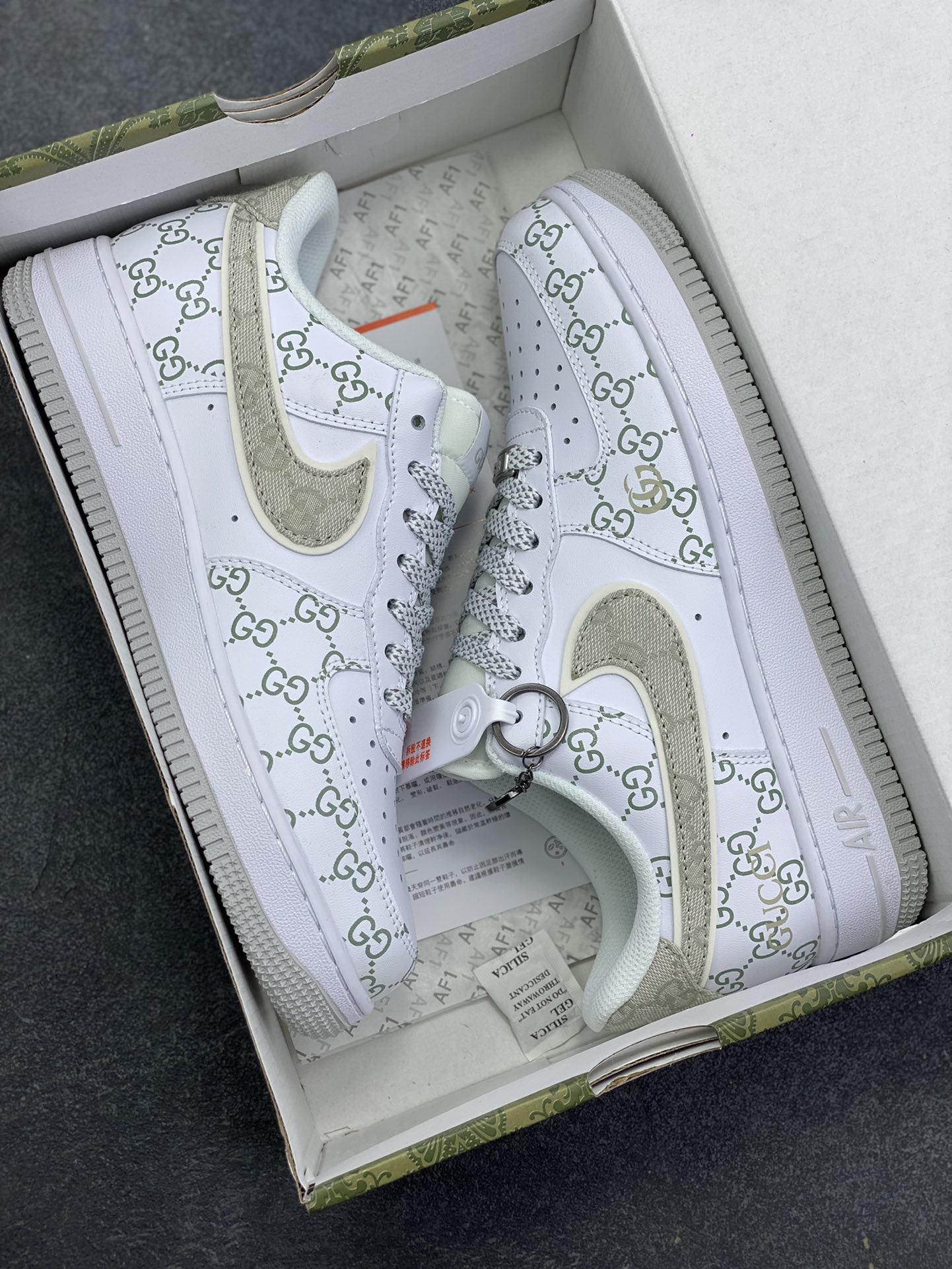 图片[9]-NIke Air Force 1 \’07 Low “LV，GUCCI联名——棕白色”空军一号 低帮 运动鞋 休闲鞋 折边针车 工艺难度大 原楦头原纸板 原装鞋盒 定制五金配件 内置全掌气垫 原厂鞋底 货号：XX3168-131 尺码：36 36.5 37.5 38 38.5 39 40 40.5 41 42 42.5 43 44 44.5 45-选品中心