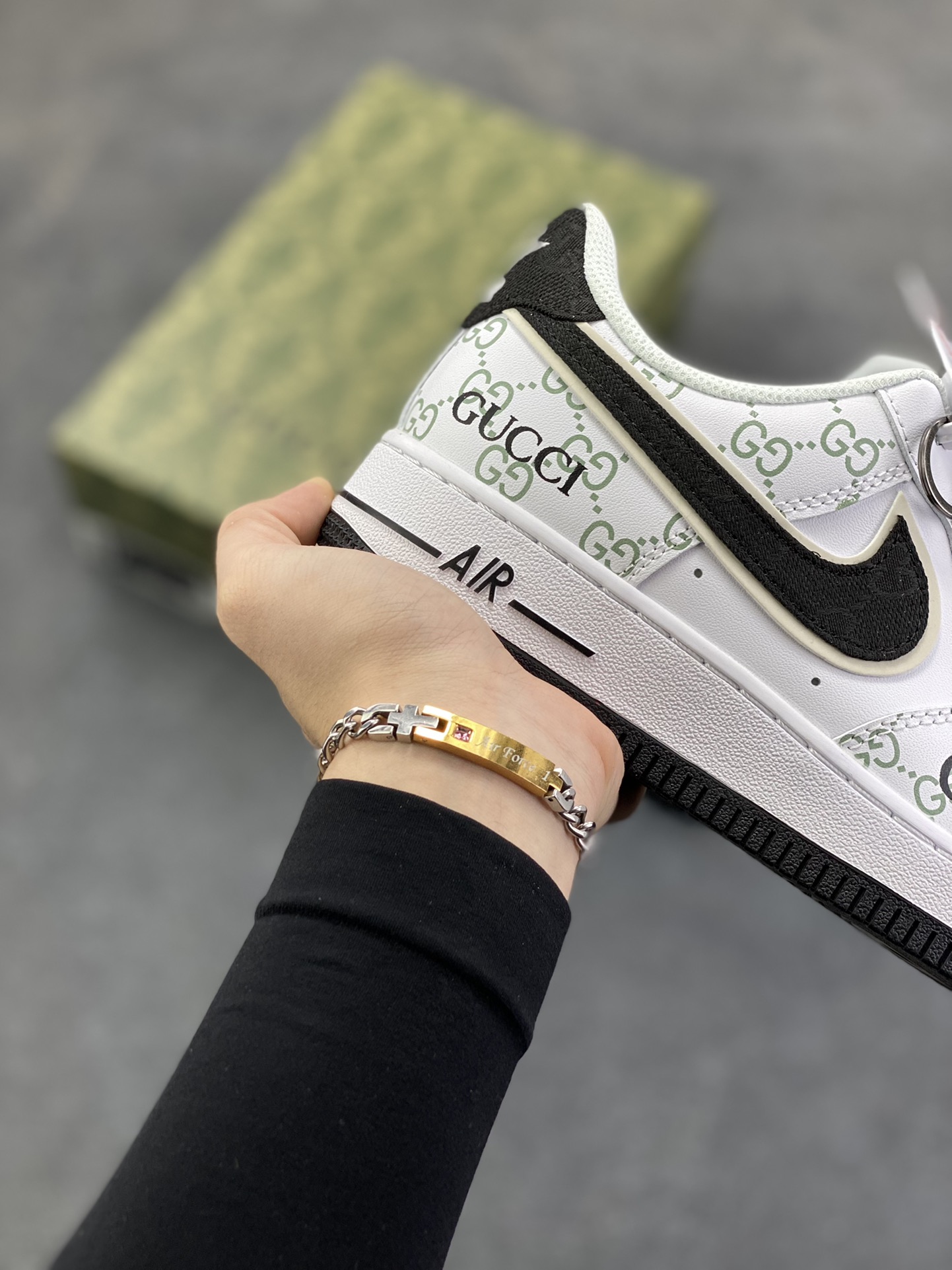 图片[6]-NIke Air Force 1 \’07 Low “LV，GUCCI联名——黑白色”空军一号 低帮 运动鞋 休闲鞋 折边针车 工艺难度大 原楦头原纸板 原装鞋盒 定制五金配件 内置全掌气垫 原厂鞋底 货号：XX3168-132 尺码：36 36.5 37.5 38 38.5 39 40 40.5 41 42 42.5 43 44 44.5 45-选品中心