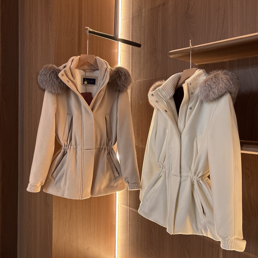 Icery Short Ski Jacket: Baby Cashmere with Silver Blue Fox Fur Collar 4 i1761987323 1274 2