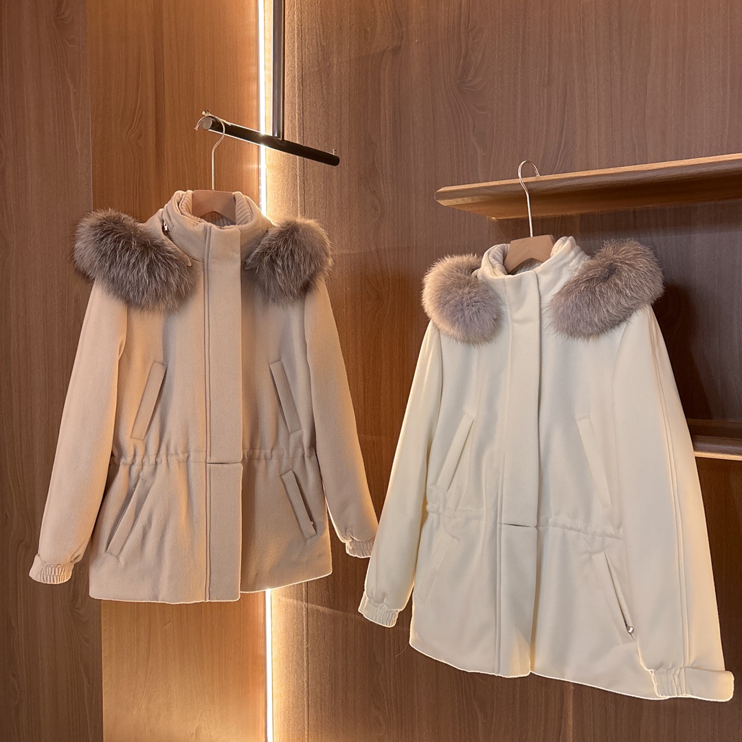 Icery Short Ski Jacket: Baby Cashmere with Silver Blue Fox Fur Collar