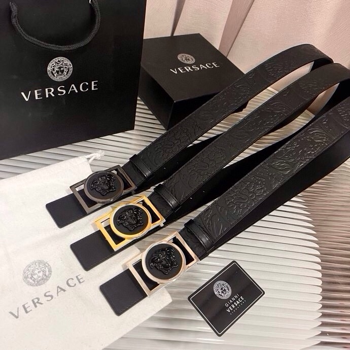 范思哲，新款牛皮革腰带，通体饰有Barocco压花图案。4.0cm