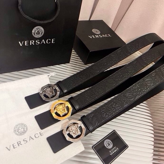 范思哲，新款牛皮革腰带，通体饰有Barocco压花图案。4.0cm