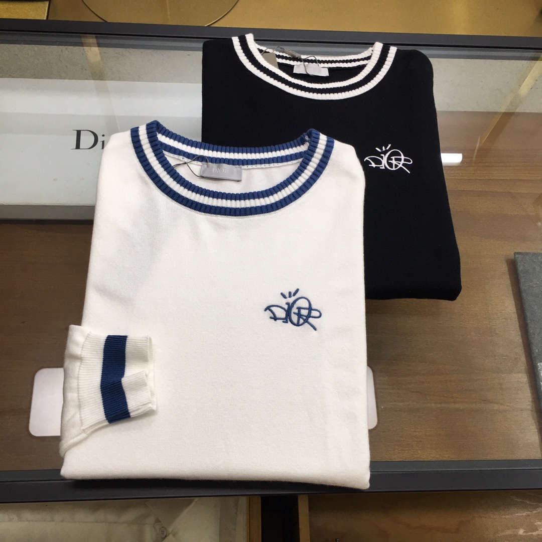 NO:613477,New products at the counter 'Dio..r...' 2025ss autumn and winter hot-selling knitted sweaters/sweaters in overseas counters, casual and fashionable outer wear, a must-have for inner wear, custom imported knitted blended fabrics, the fabric has a delicate feel, is close-fitting and comfortable without digging into the flesh, and has a good upper body shape. It is warm to wear, and the counter logo design is very unique. The original quality and craftsmanship are absolutely the highest version on the market. The top original version is awesome to wear.  Smooth and stiff, not easily deformed. The overlocking and sewing plates are very rigorous and elegant, absolutely required by first-line OEMs!  Don’t miss it, male gods!  Sizes M-3XL, next day shipping!  .,,dior,sweaters,alexander wang19860909专柜新品 《Dio..r...》 2025ss秋冬海外专柜大爆款针织毛衫/毛衣,休闲时尚外穿 内搭必备款,定制进口针织混纺面料,面料手感细腻,贴身舒适不扎肉,上身版型好 穿着保暖,专柜标志设计非常独特,原版品质与工艺 绝对市场最高版本 顶级原版穿着超赞 柔顺挺括,不易变形.锁边缝盘都非常严谨考究 绝对一线代工要求！男神们别错过！ 尺码 M-3XL,隔天出货！.,,dior,sweaters,alexander wang,Men's clothing