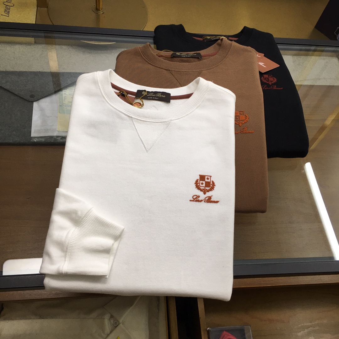 NO:613464,New product 'LP...' Long-sleeved sweatshirt, new product for autumn and winter 2025!  High-end ready-to-wear series, fashionable light luxury classic fashionable round neck long-sleeved bottoming shirt, selected high-quality 74.9 polyester fiber, 5.3 cotton, 19.8 viscose blended custom fabrics, exquisitely embroidered logo in contrasting colors on the chest, the iconic brand uses contrasting colors for three-dimensional embroidery, black white M-3XL..,,loro piana,hoodie,sweatshirts,alexander wang19860909新品《LP...》 长袖卫衣,2025秋冬季节新品！高端成衣系列时尚轻奢经典时尚圆领长袖打底衫,甄选优质74.9聚酯纤维、5.3绵,19.8粘纤混纺定制面料,胸前撞色精美刺绣Logo徽标,标志性品牌使用撞色进行立体刺绣立体 黑色 白色 M-3XL..,,loro piana,hoodie,sweatshirts,alexander wang,Men's clothing