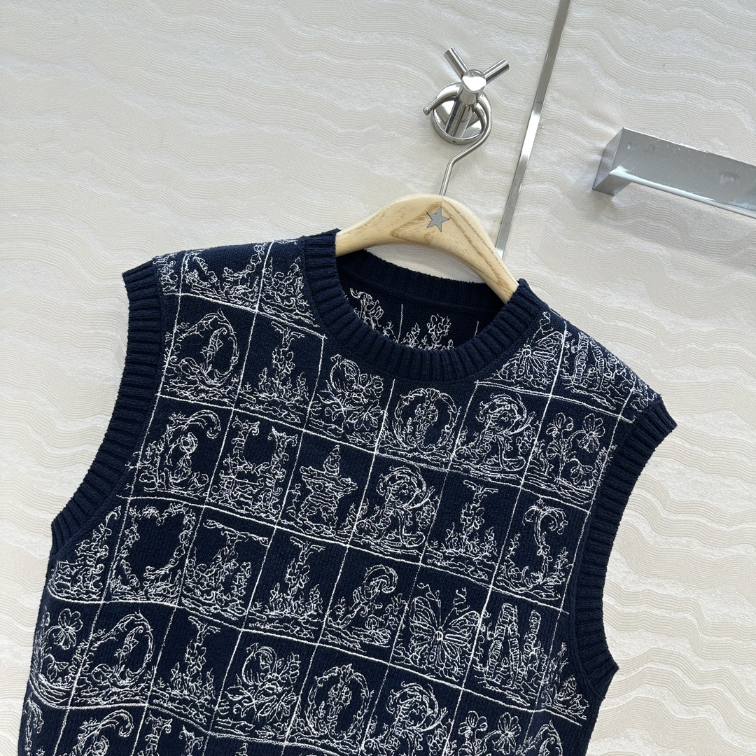 高端原单品质💋Miss D*限定新品！重工AlP🆕habet字母刺绣圆领背心小上衣，认准我家品质❤️定制