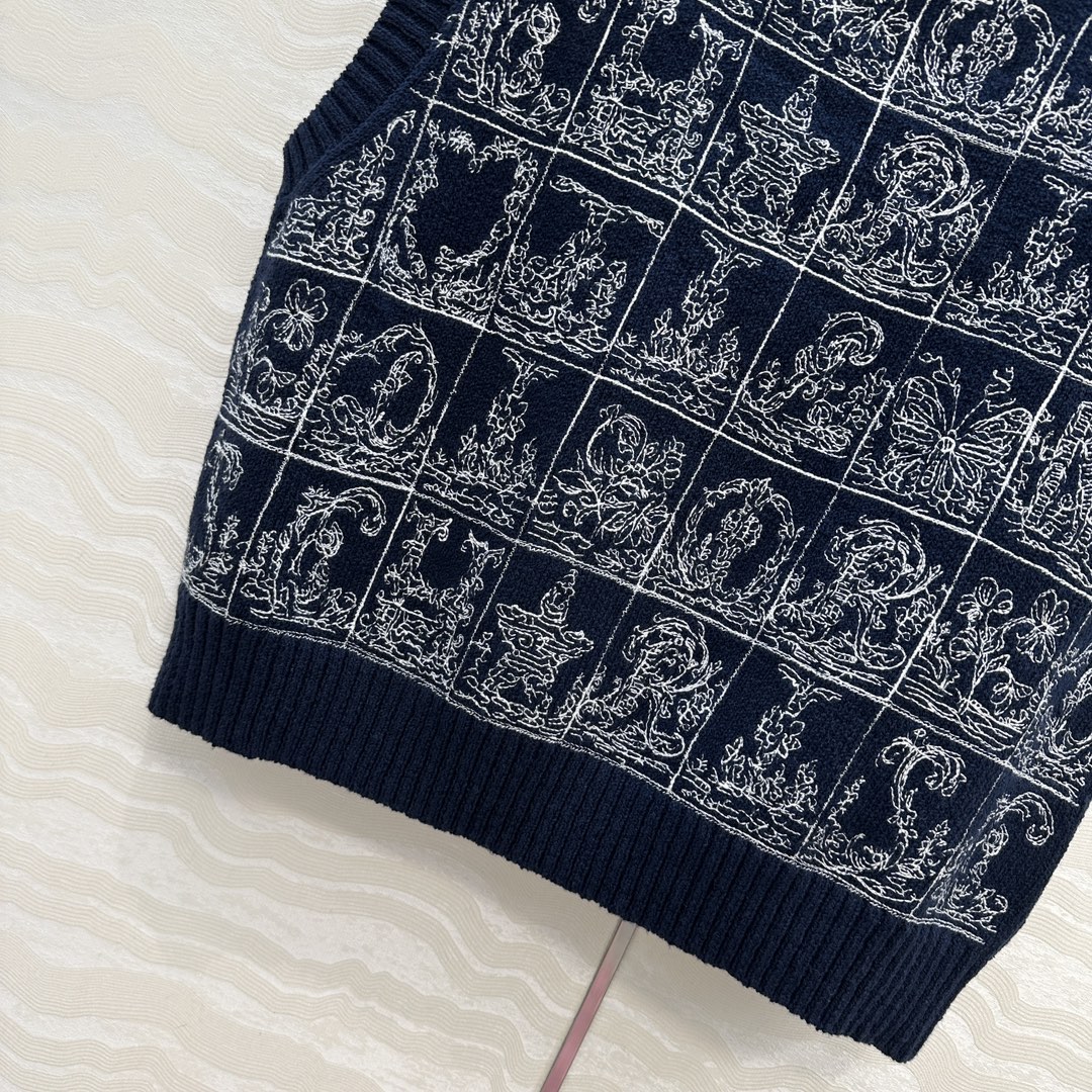 高端原单品质💋Miss D*限定新品！重工AlP🆕habet字母刺绣圆领背心小上衣，认准我家品质❤️定制