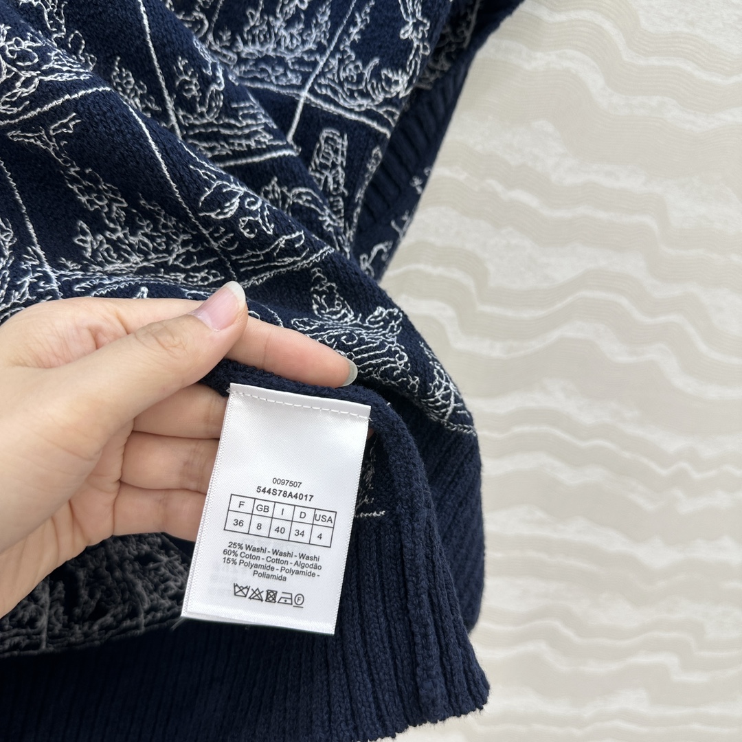 高端原单品质💋Miss D*限定新品！重工AlP🆕habet字母刺绣圆领背心小上衣，认准我家品质❤️定制