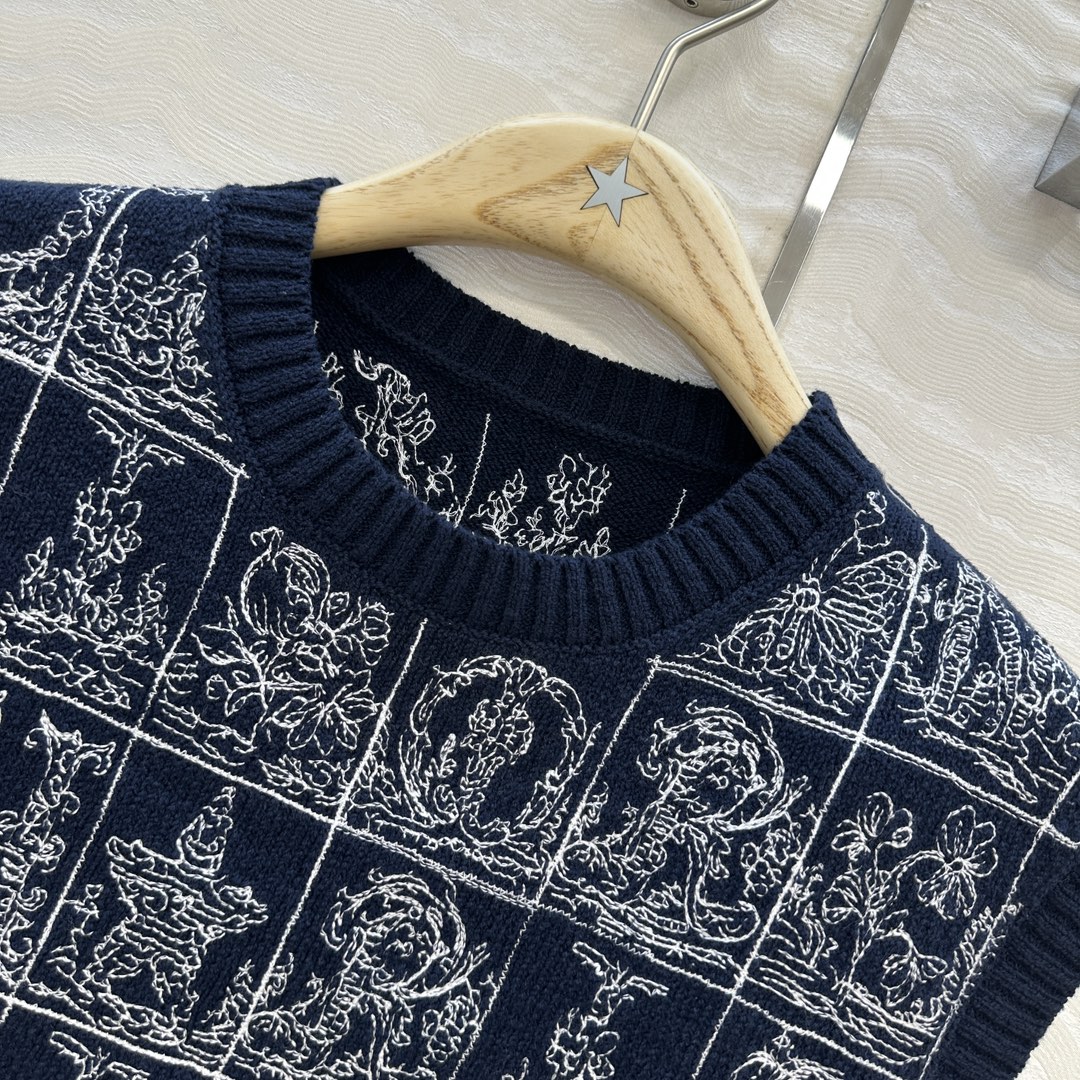 高端原单品质💋Miss D*限定新品！重工AlP🆕habet字母刺绣圆领背心小上衣，认准我家品质❤️定制