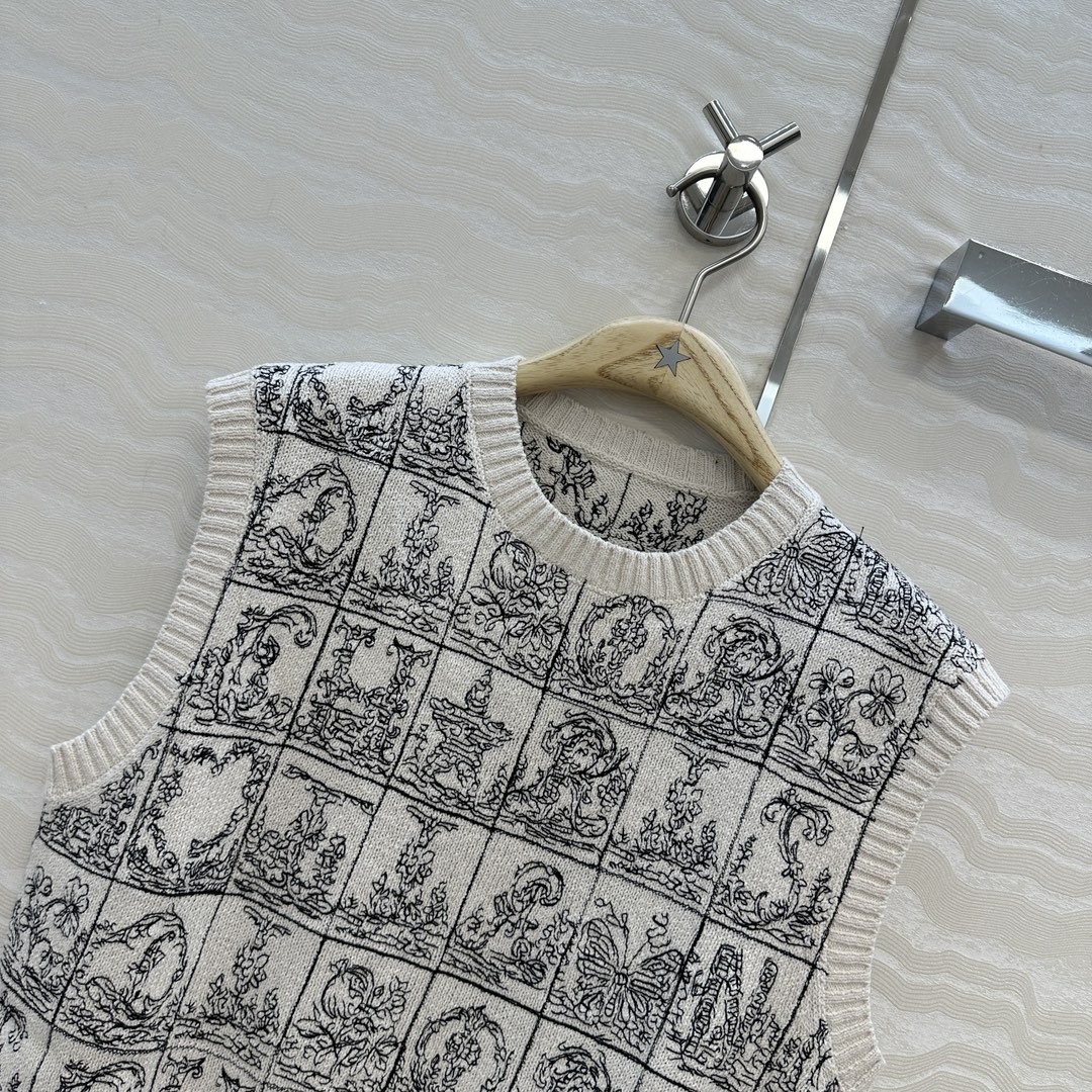 高端原单品质💋Miss D*限定新品！重工AlP🆕habet字母刺绣圆领背心小上衣，认准我家品质❤️定制