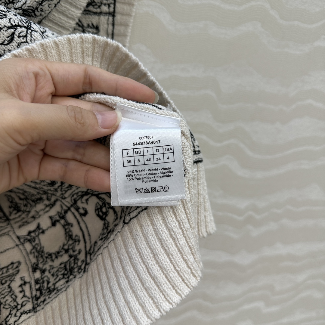 高端原单品质💋Miss D*限定新品！重工AlP🆕habet字母刺绣圆领背心小上衣，认准我家品质❤️定制