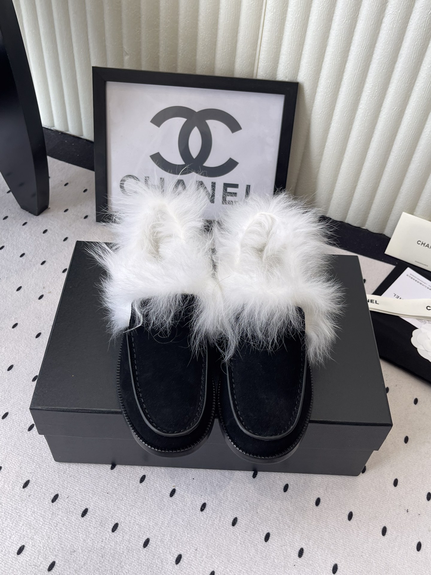 NO:578183,Chanel's new autumn and winter furry loafers, high quality, Xiaohongshu's latest color matching, Xiaoxiangjia's popular style, fashionable latest furry boots, super versatile and warm soles, cow suede cowhide upper, imported wool lining, original genuine leather outsole Size35-40 (40 41 customized), loafers furry shoes, chanel, chanel, loafers, boots, cowhide, Leather soles19860909Chanel秋冬新款毛毛乐福鞋 高品质 小红书同步最新配色小香家爆款火热上 时尚潮流最新款毛毛靴上脚超百搭暖底 牛反绒牛皮鞋面 进口羊毛内里 原版真皮大底 Size35-40（40 41订做）,乐福鞋毛毛鞋,chanel,chanel,loafers,boots,cowhide,Leather soles,Women's Shoes