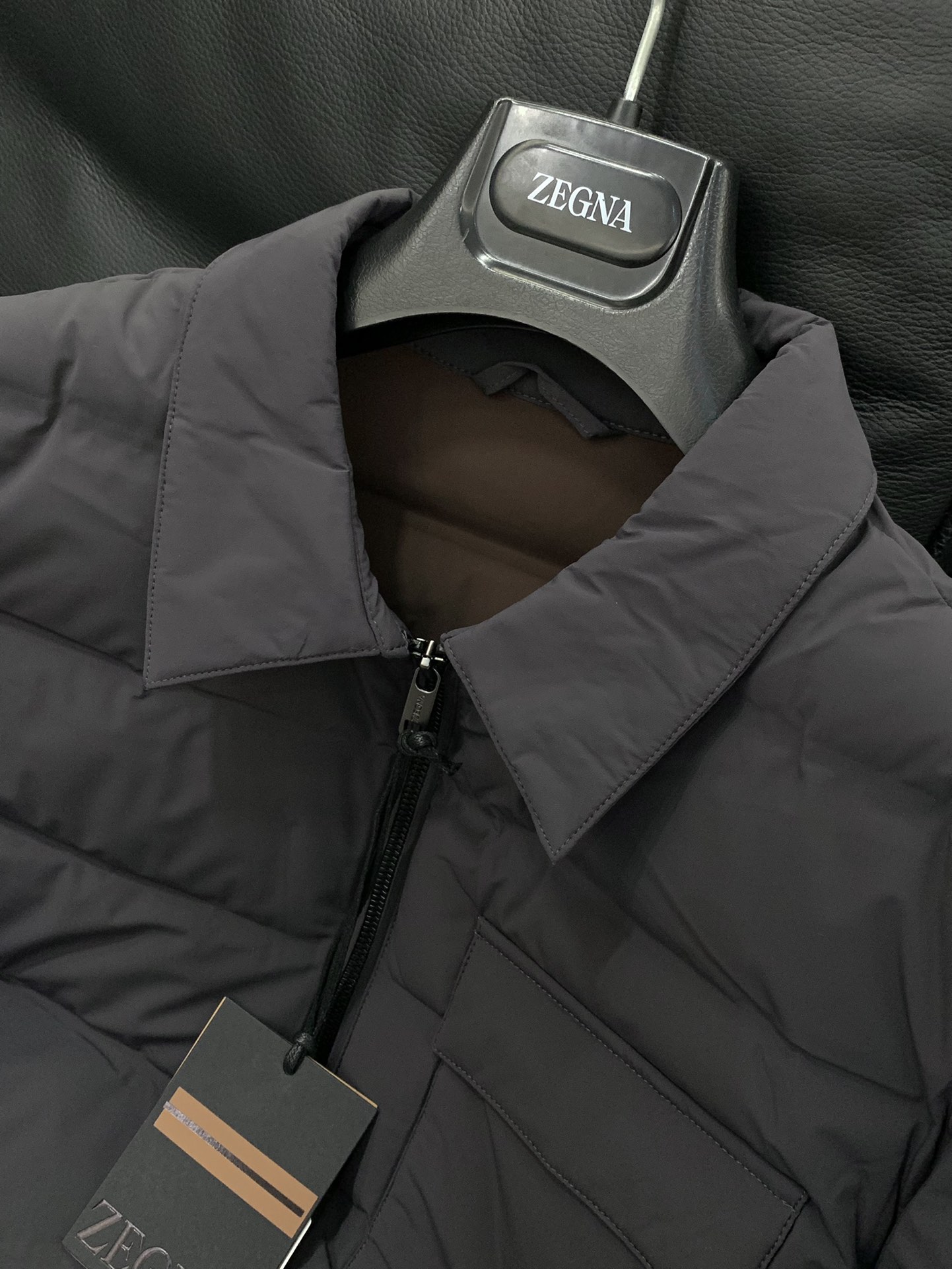 ，杰尼亚 Zegna，2025冬季最新品，专柜同步有售，原单狠货，时尚休闲羽绒服，采用进口原版面料，舒适