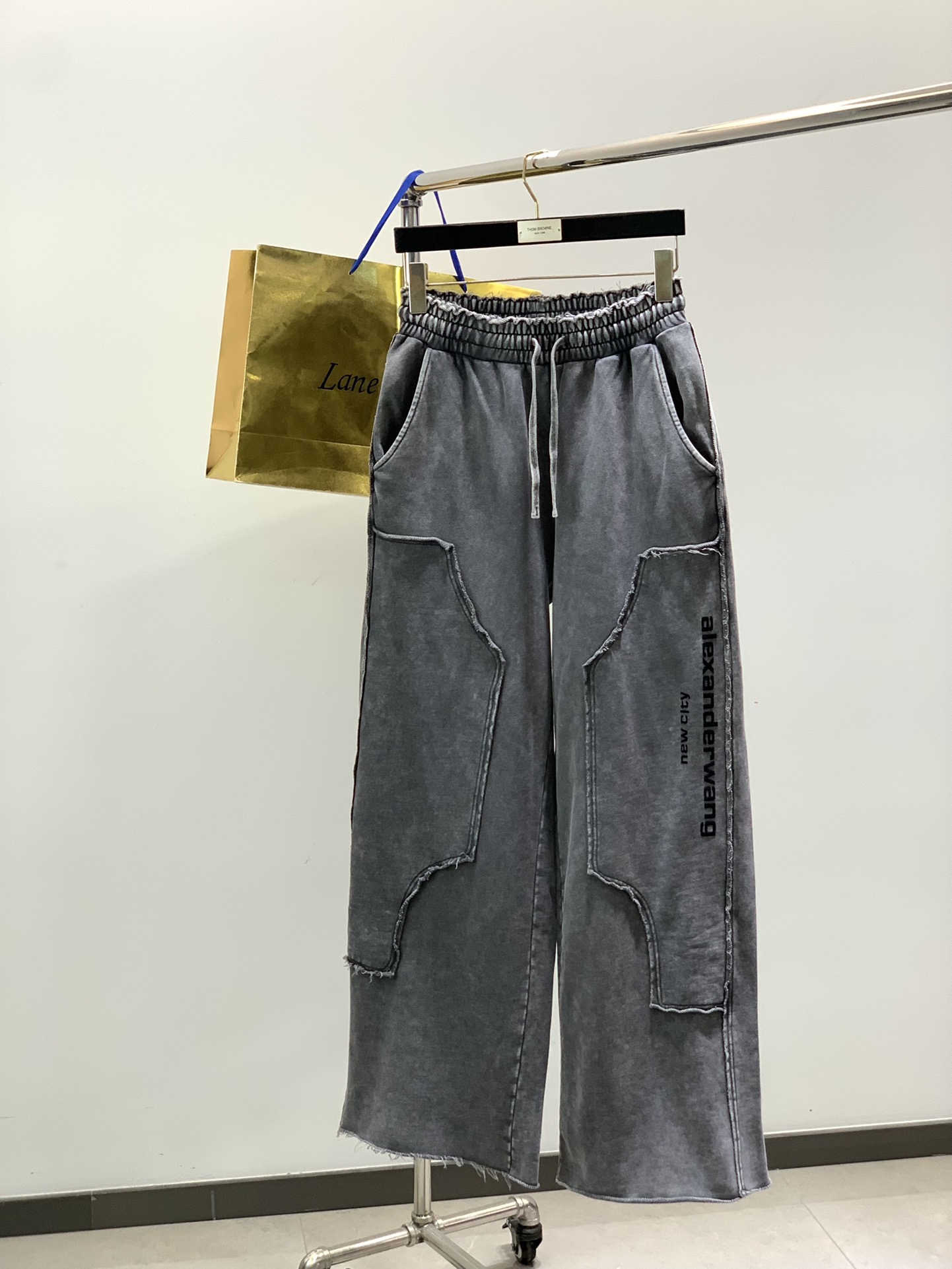 _dzo9sSAI1mQij6u7ZogQl_tkDqdW8lp7iEGXdNA