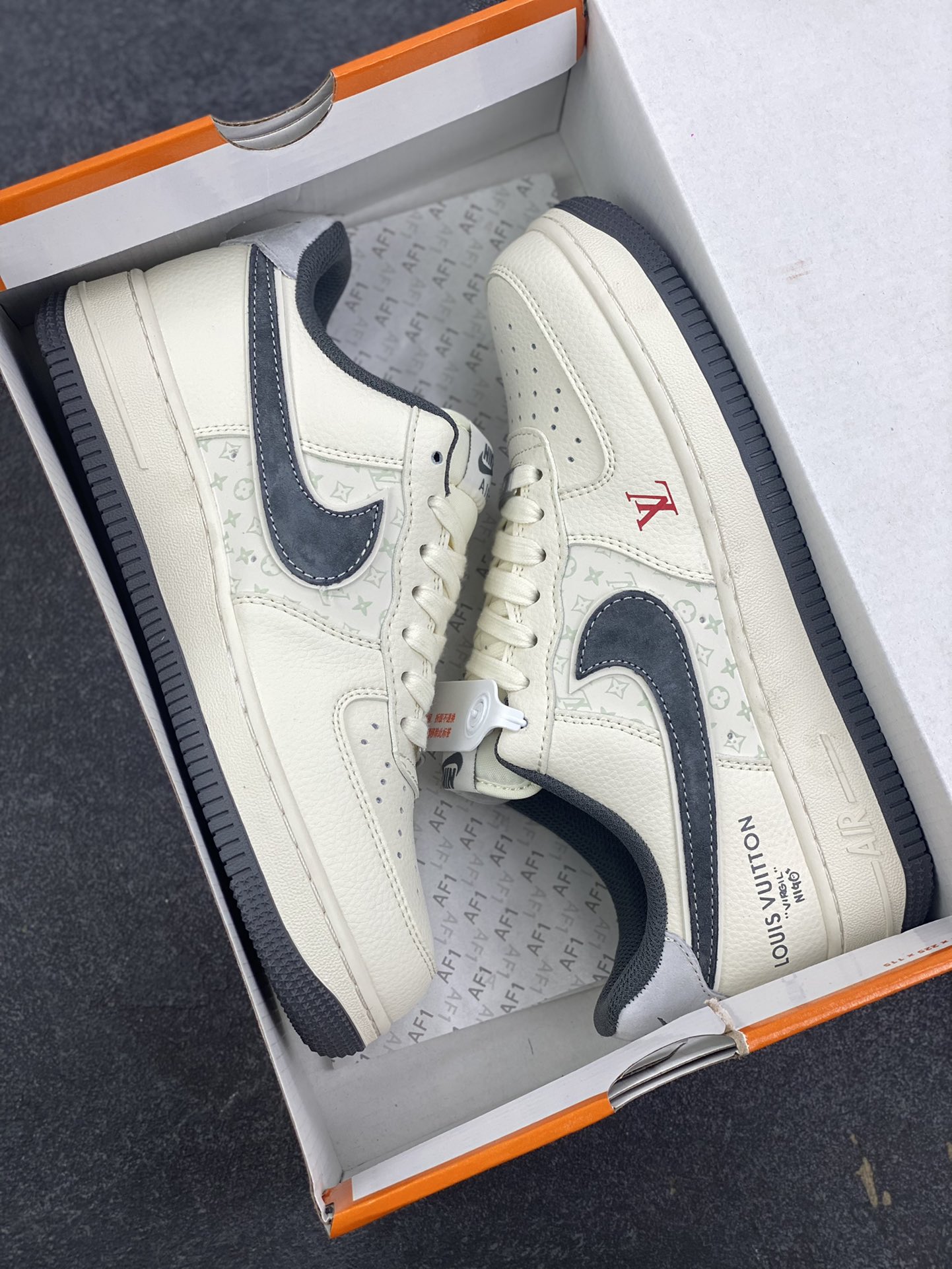图片[9]-Nike Air Force 1 \’07 Low “LV联名——印花米灰勾”空军一号 高端定制 低帮 运动鞋 休闲鞋 折边针车 工艺难度大 原楦头原纸板 原装鞋盒 定制五金配件 内置全掌气垫 原厂鞋底 货号：MZ9588-811 尺码：36 36.5 37.5 38 38.5 39 40 40.5 41 42 42.5 43 44 44.5 45-选品中心