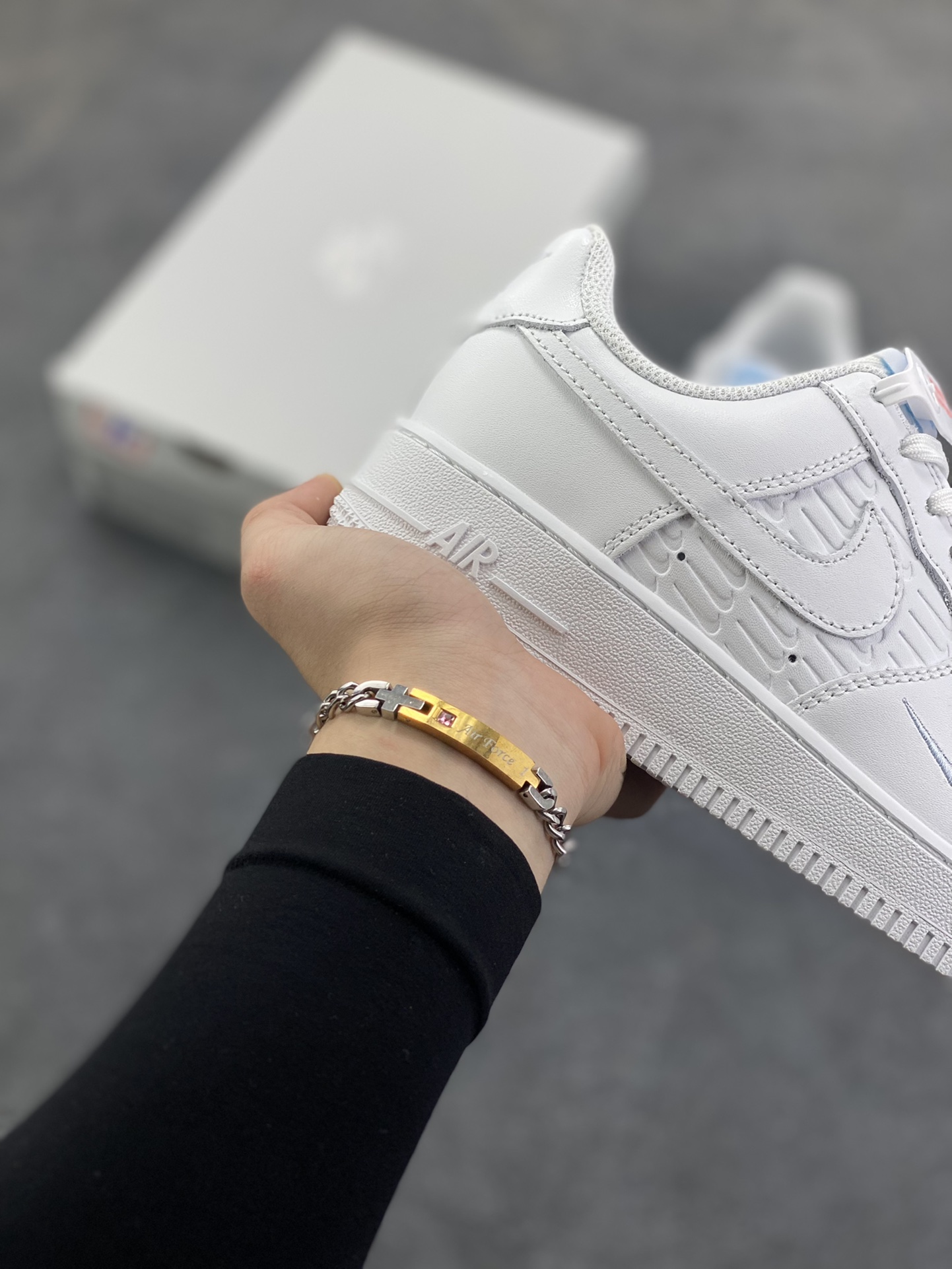 图片[6]-NK Air Force 1 空军一号 压印浮雕小勾 原楦头原纸板 打造纯正空军版型#专注外贸渠道 全掌内置蜂窝气垫 #原盒配件 原厂中底钢印、拉帮完美 货号：IH4475-100 尺码：36 36.5 37.5 38 38.5 39 40 40.5 41 42 42.5 43 44 44.5 45-选品中心