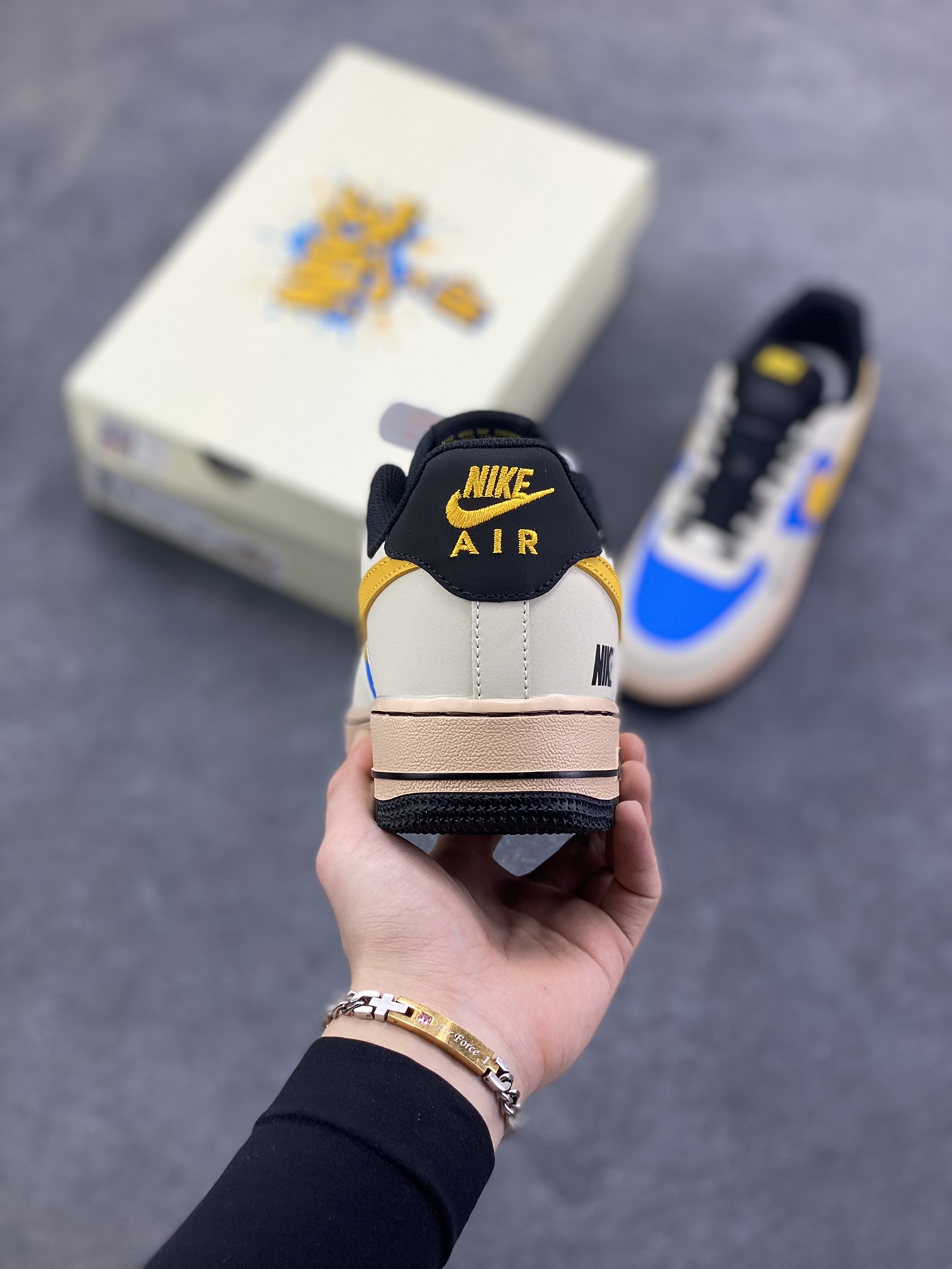 图片[4]-NIke Air Force 1 \’07 Low NIKE–拼接缤纷 空军一号低帮 运动鞋 休闲鞋 折边针车 工艺难度大 原楦头原纸板 高级牛仔 高端定制鞋盒 原厂鞋底 超高清洁度 细节完美 货号：NH0601-577 尺码：36 36.5 37.5 38 38.5 39 40 40.5 41 42 42.5 43 44 44.5 45-选品中心