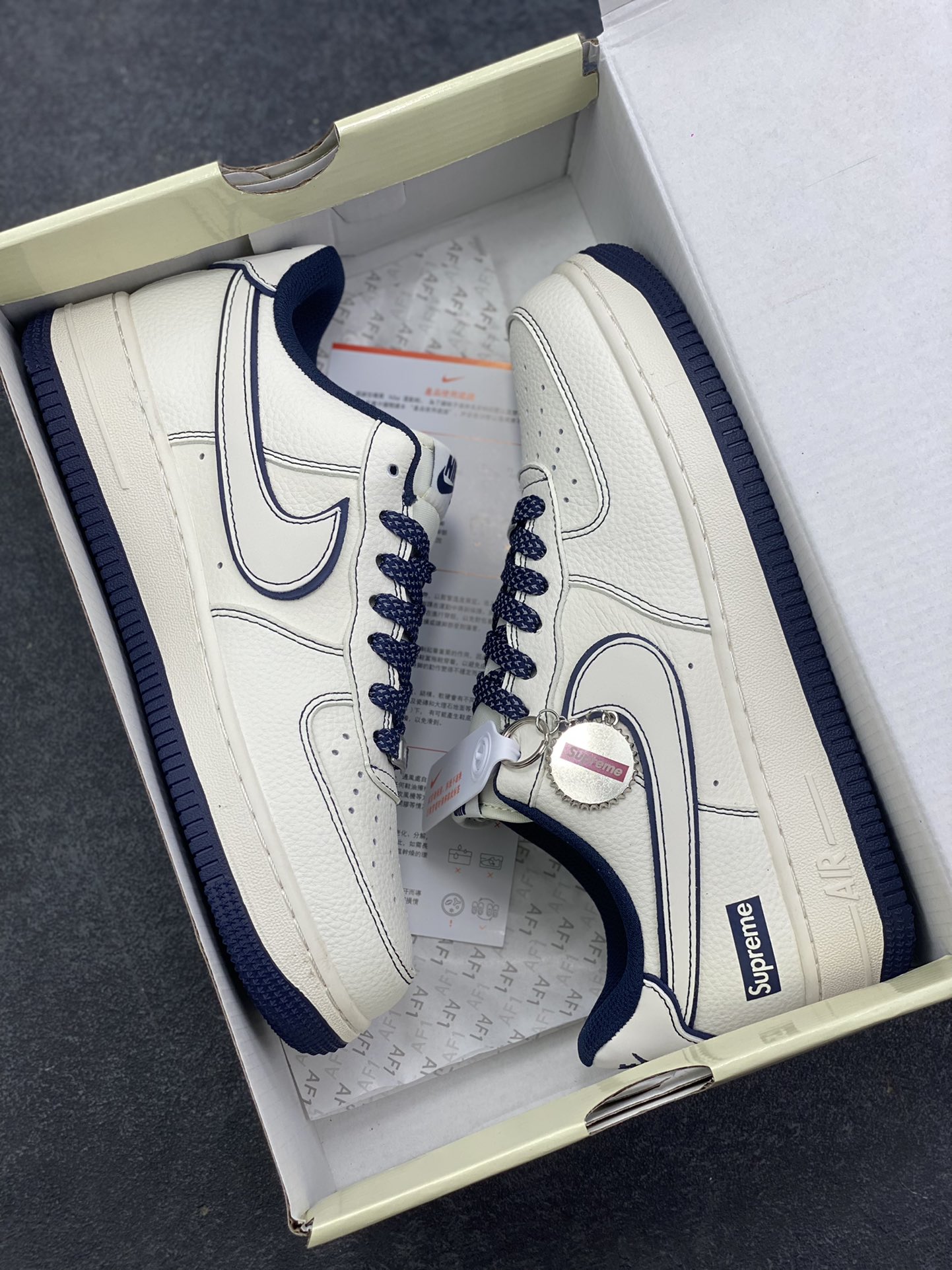 图片[9]-NIke Air Force 1 \’07 Low “Supreme联名-米蓝兔八哥”空军一号 低帮 运动鞋 休闲鞋 折边针车 工艺难度大 原楦头原纸板 原装鞋盒 定制五金配件 内置全掌气垫 原厂鞋底 货号：SM6668-113 尺码：36 36.5 37.5 38 38.5 39 40 40.5 41 42 42.5 43 44 44.5 45-选品中心