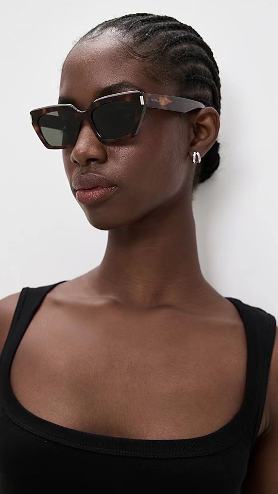 ‼️ 模特图 𝐒𝐚𝐢𝐧𝐭 𝐋𝐚𝐮𝐫𝐞𝐧𝐭 MOD：SL 826 Page朴彩英同款#新品 几何框型Sai