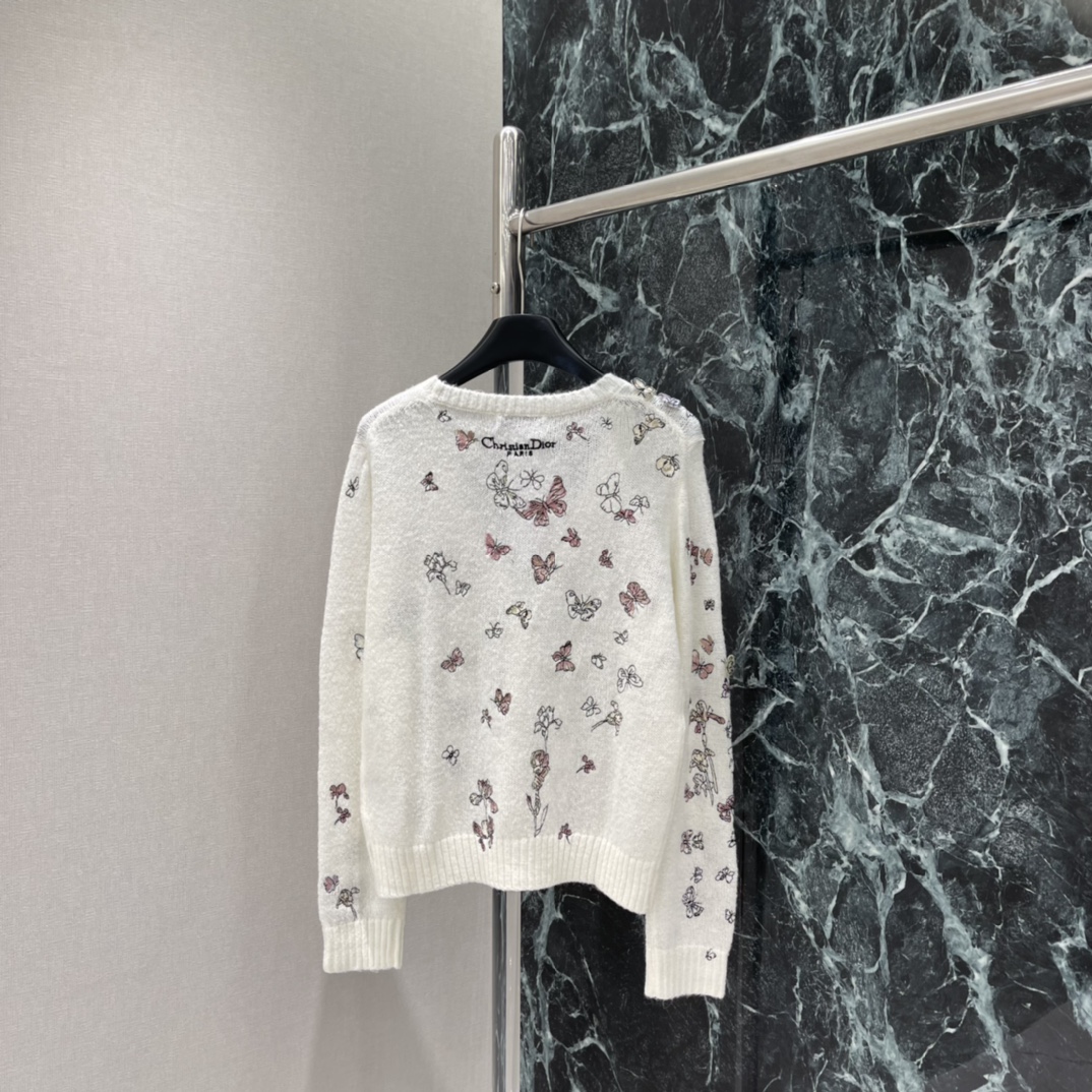 Ｄ家 25秋冬新款 蝴蝶刺绣开衫 重工立体蝴蝶刺绣+轻薄透视针织，柔软舒适，秋冬穿超合适!配牛仔裤或纱裙