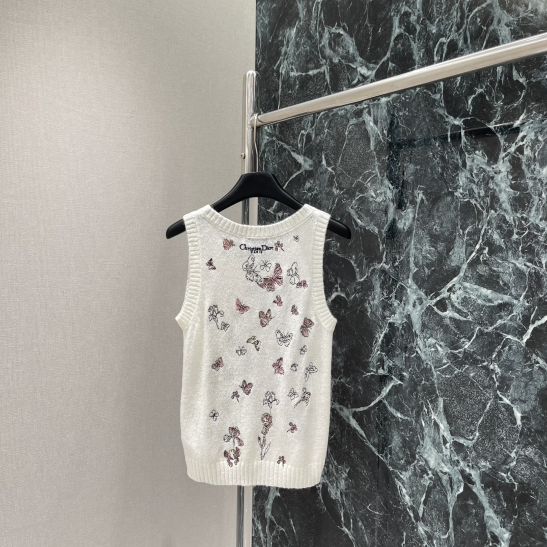 Ｄ家 25秋冬新款 蝴蝶刺绣背心 重工立体蝴蝶刺绣+轻薄透视针织，柔软舒适，秋冬穿超合适!配牛仔裤或纱裙
