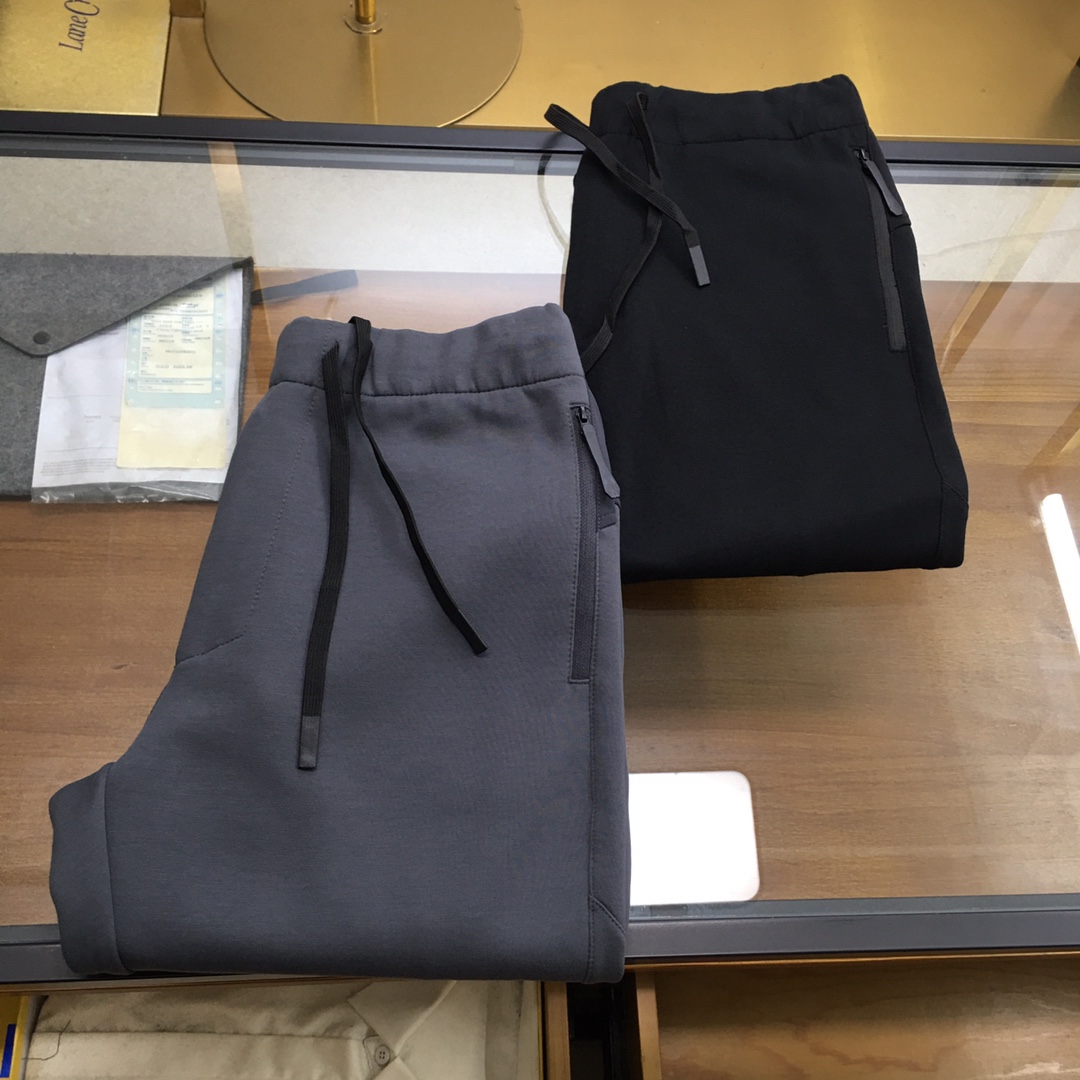 NO:613450,High-end quality [ancestor...] top-quality 2025 autumn and winter new high-end casual pants!  On sale simultaneously on the official website. The brand's classic LOGO casual pants, customized high-end fabrics, extremely comfortable, strong touch. Extremely warm, perfect appearance and craftsmanship. Size m-3xl,, alexander wang19860909高端品质【始祖...】顶品 2025秋冬新款高端休闲裤！官网同步发售.品牌经典LOGO休闲裤 ,定制高端面料,舒适度极好,手触感强烈.保暖度°极高,完美品相工艺. 尺码m-3xl,,alexander wang,Men's clothing