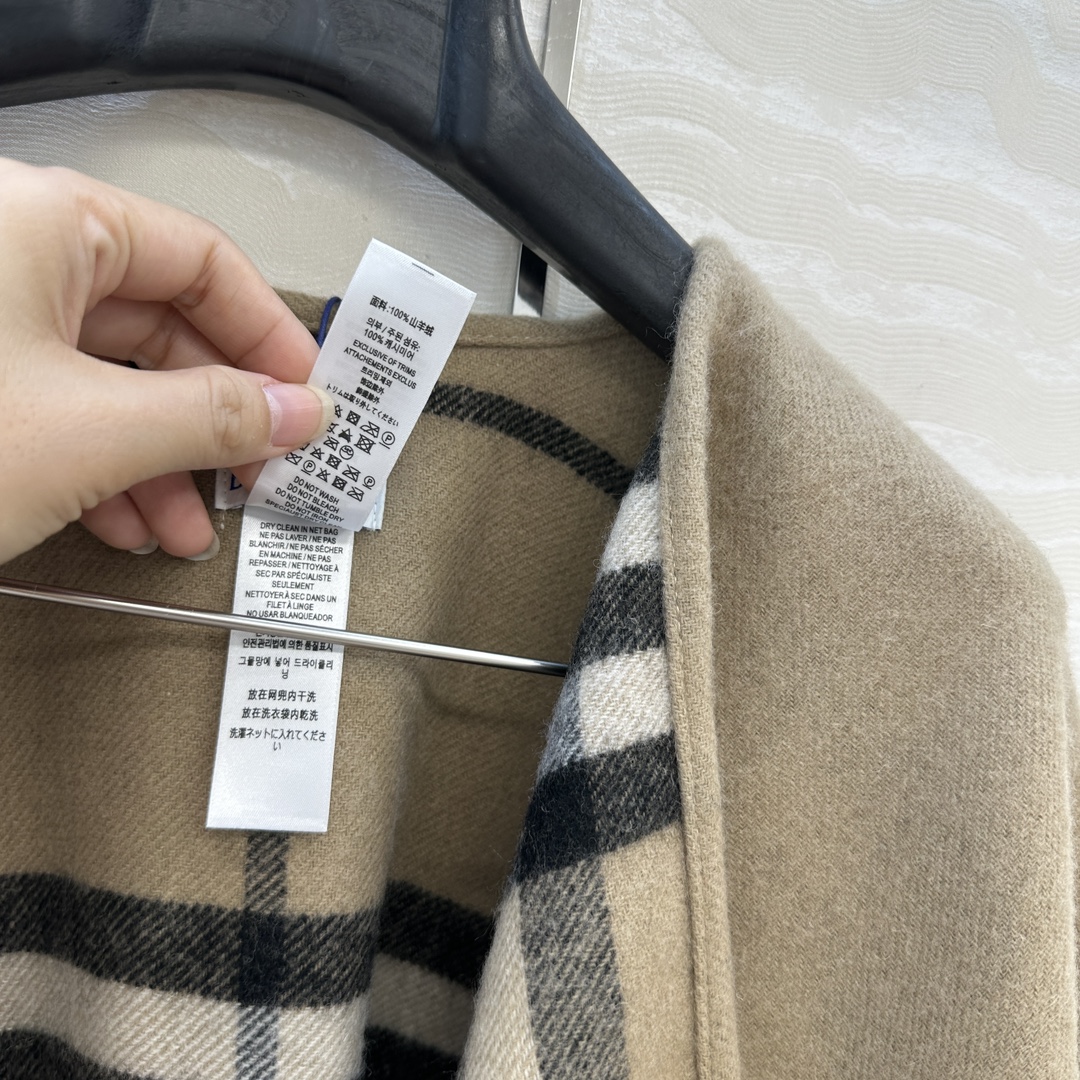 独家首发❤️原单品质！B苏格兰🏴󠁧󠁢󠁳󠁣󠁴󠁿格纹双面羊绒披肩大围巾斗篷！原版定制双织工艺！不规则垂坠感帅