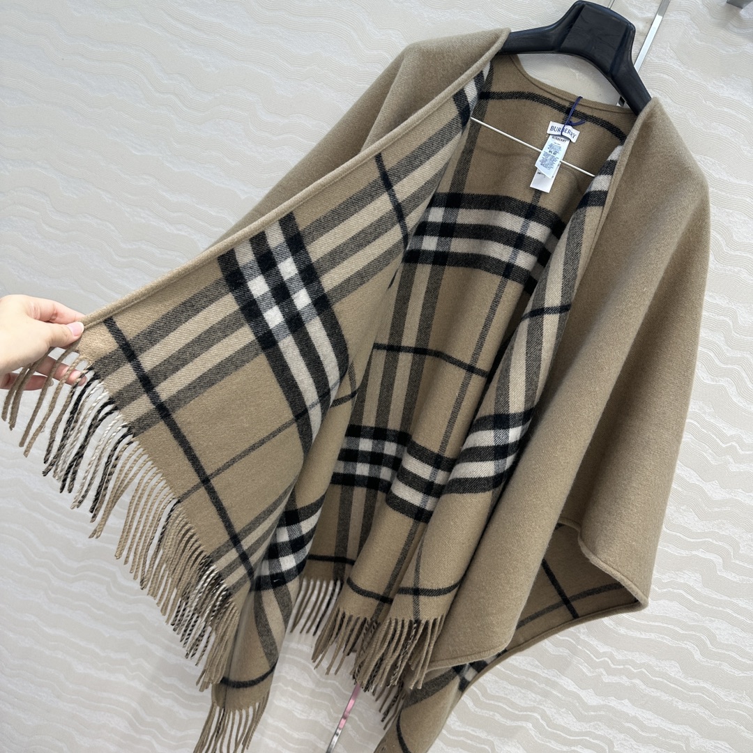 独家首发❤️原单品质！B苏格兰🏴󠁧󠁢󠁳󠁣󠁴󠁿格纹双面羊绒披肩大围巾斗篷！原版定制双织工艺！不规则垂坠感帅