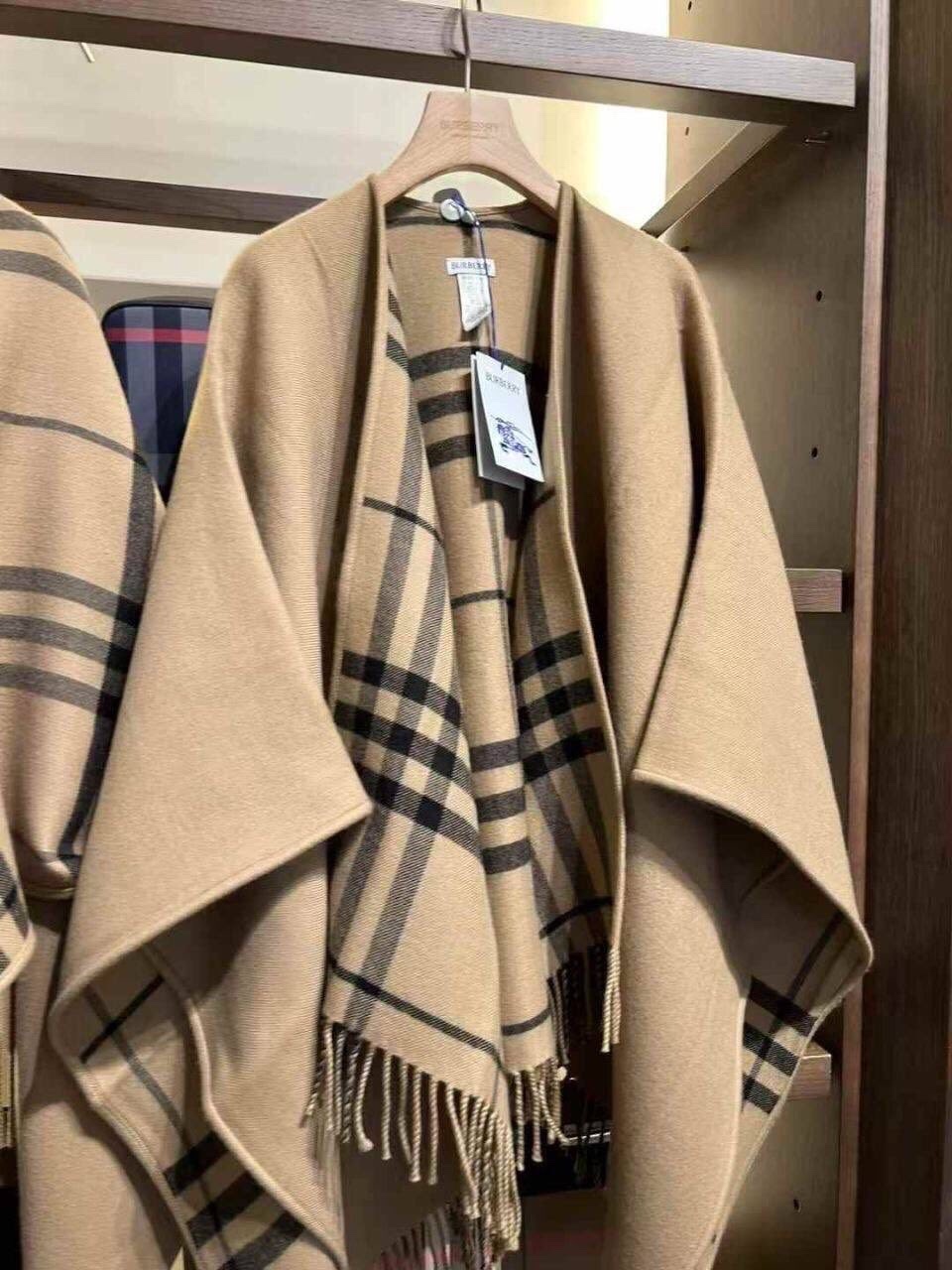 Burberry - Scarf