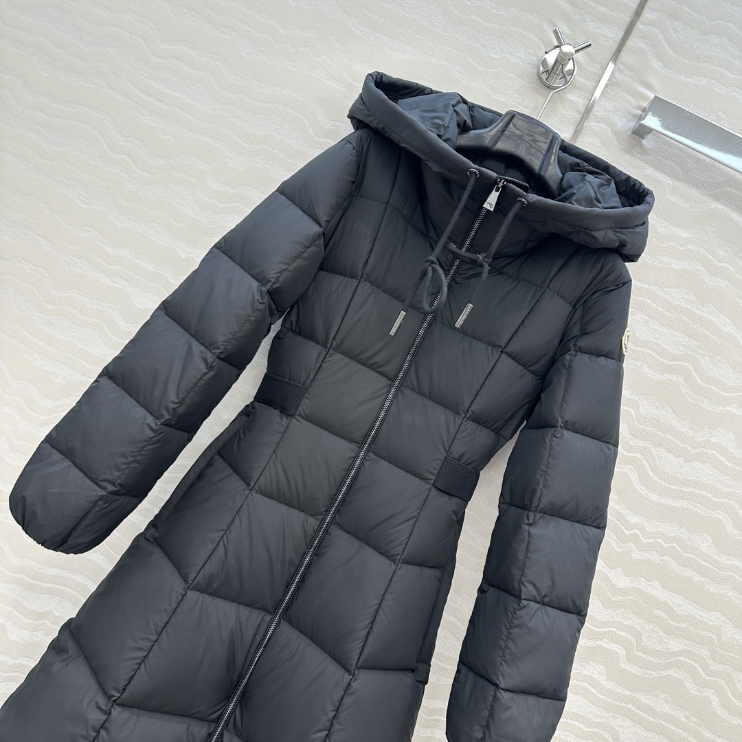 高端原单品质！❤️MO羽绒服！行走的棉被。超长连帽羽绒服！定制五金配件所有细节处理全面到位 ！收腰完美大
