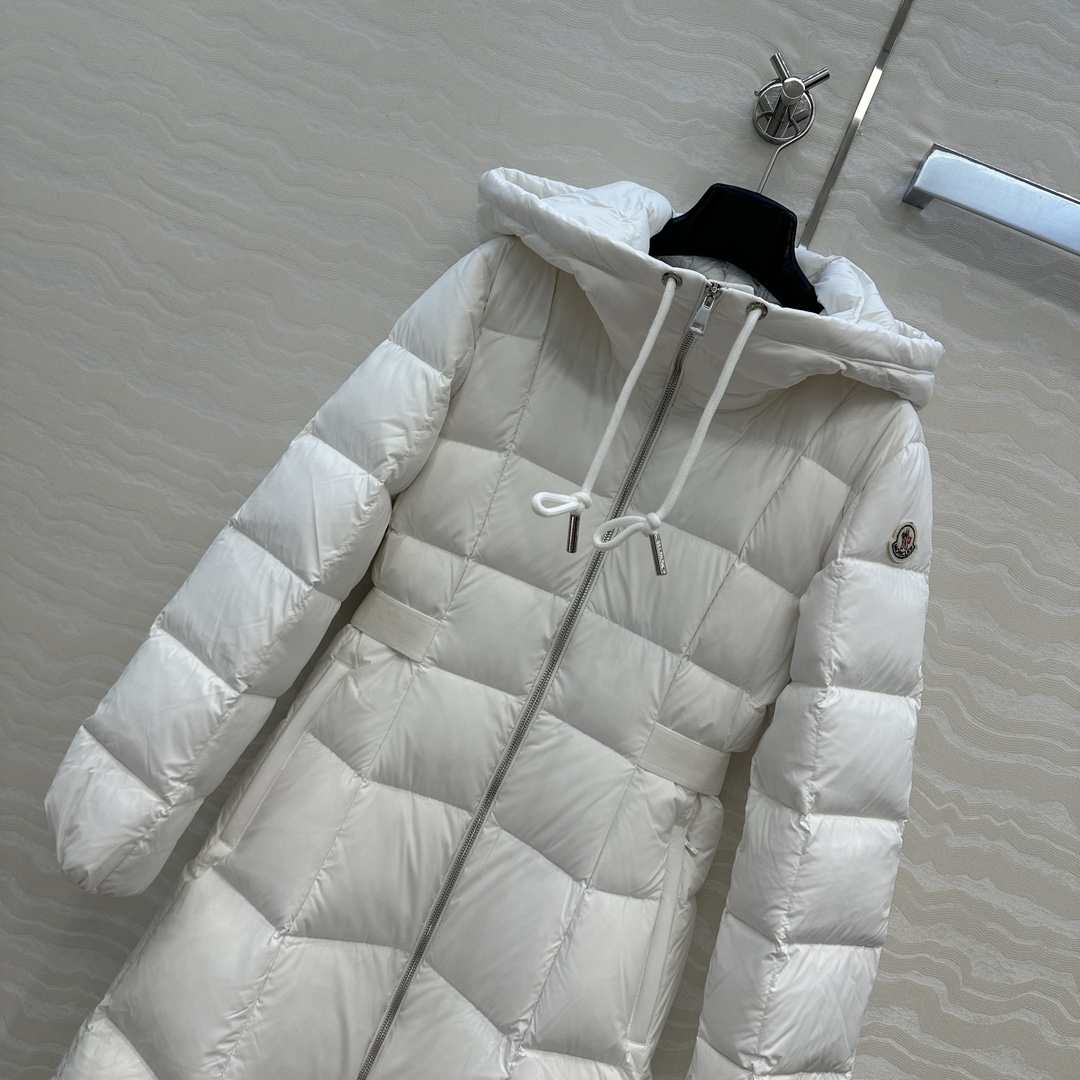 高端原单品质！❤️MO羽绒服！行走的棉被。超长连帽羽绒服！定制五金配件所有细节处理全面到位 ！收腰完美大