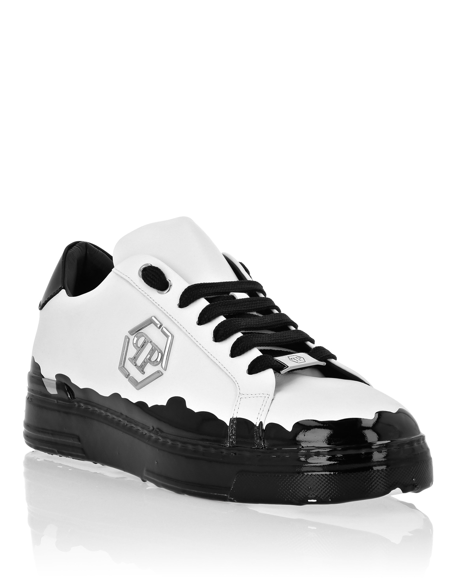 NO:604247,【PHILIPP PLEIN】Top Size: 38-46. This shoe is custom-made, delivery time is 4-5 days, please know Philip Plein top original German PP fashion brand men's shoes. The uniqueness of the new autumn and winter Nappa leather Lo-top sneakers, paint process ●Leather upper ●Nickel-plated logo The sole is dipped in colored resin. Contrast color letter printing on the collar. High-tech, ergonomic design, shock-absorbing rubber midsole, molded outsole lining and removable insole. Discover the  uniqueness of these nappa lo-top sneakers. Check out the details. Leather upper Nickel-plated logo Shoe bottom immersed in colored resin Lettering print on contrasting colored collar Hi-tech, ergonomic, ultra lightweight, shock-absorbing rubber midsole Molded outsole Inner lining and removable insole,,PHILIPP PLEIN,tom ford,bottega veneta,sneakers19860909【PHILIPP PLEIN】顶级 Size:38-46. 此鞋定做款,货期4-5天,请知悉 菲利普.普莱茵顶级原单德国PP潮牌男鞋 秋冬新款纳帕皮革Lo-top运动鞋的独特之处的,淋漆工艺 ●皮革鞋面 ●镀镍标志 鞋底浸入彩色树脂中对比色鞋领上的字母印花高科技、人体工学设计、减震橡胶中底,模压外底内衬与可拆卸鞋垫 Discover the uniqueness of these nappa lo-top sneakers. Check out the details. Leather upper Nickel-plated logo Shoe bottom immersed in coloured resin Lettering print on contrasting colored collar Hi-tech, ergonomic, ultra lightweight, shock- absorbing rubber midsole Moulded outsole Inner lining and removable insole,,PHILIPP PLEIN,tom ford,bottega veneta,sneakers,Men's shoes