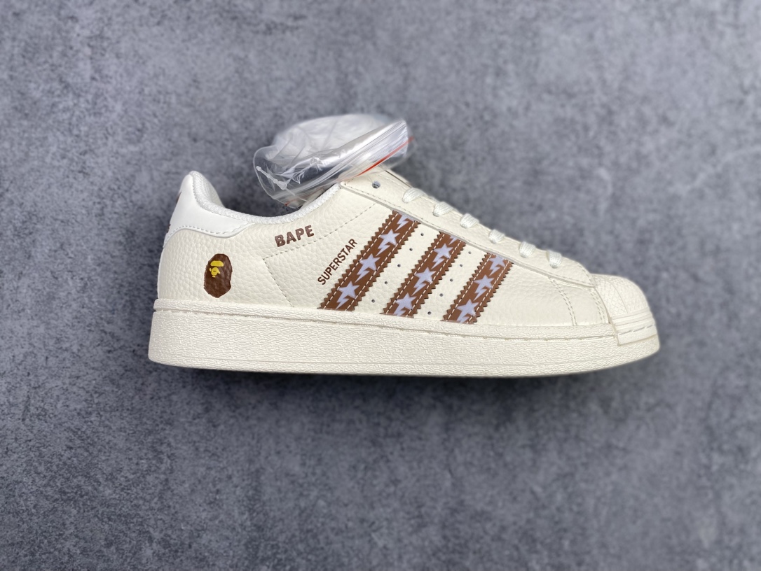 公司级 海外爆款限量发售!高端定制贝壳头阿迪Adidas originals SUPERSTAR “巴黎世家联名 米白浅蓝色”高端定制 低帮休闲板鞋 定制鞋盒 大厂品质出货 超高清洁度 皮料切割干净无任何毛边 细节完美 货号:DS0020 x7