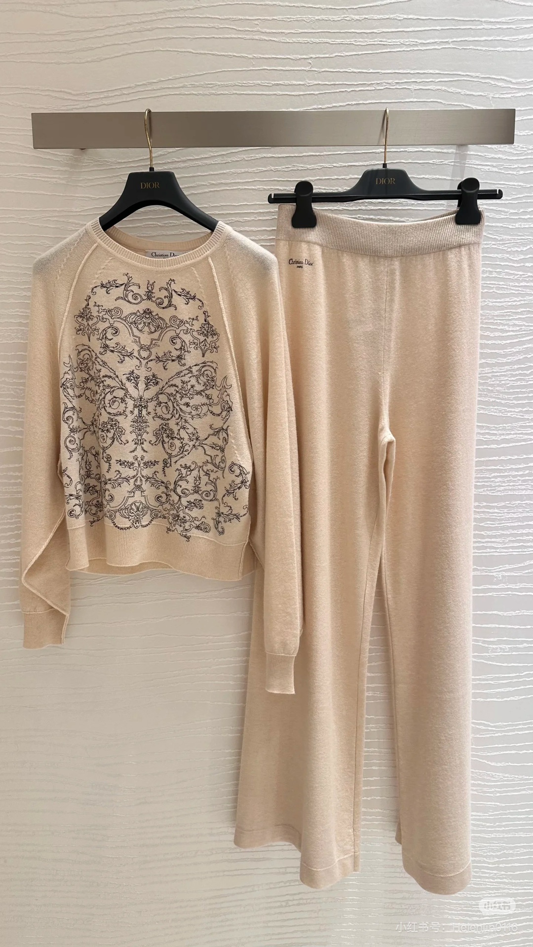 高端原单品质🖤MissD26早春新品限定系列，字母刺绣羊绒阔腿裤！进口16针工艺，30羊毛70羊绒纱线质