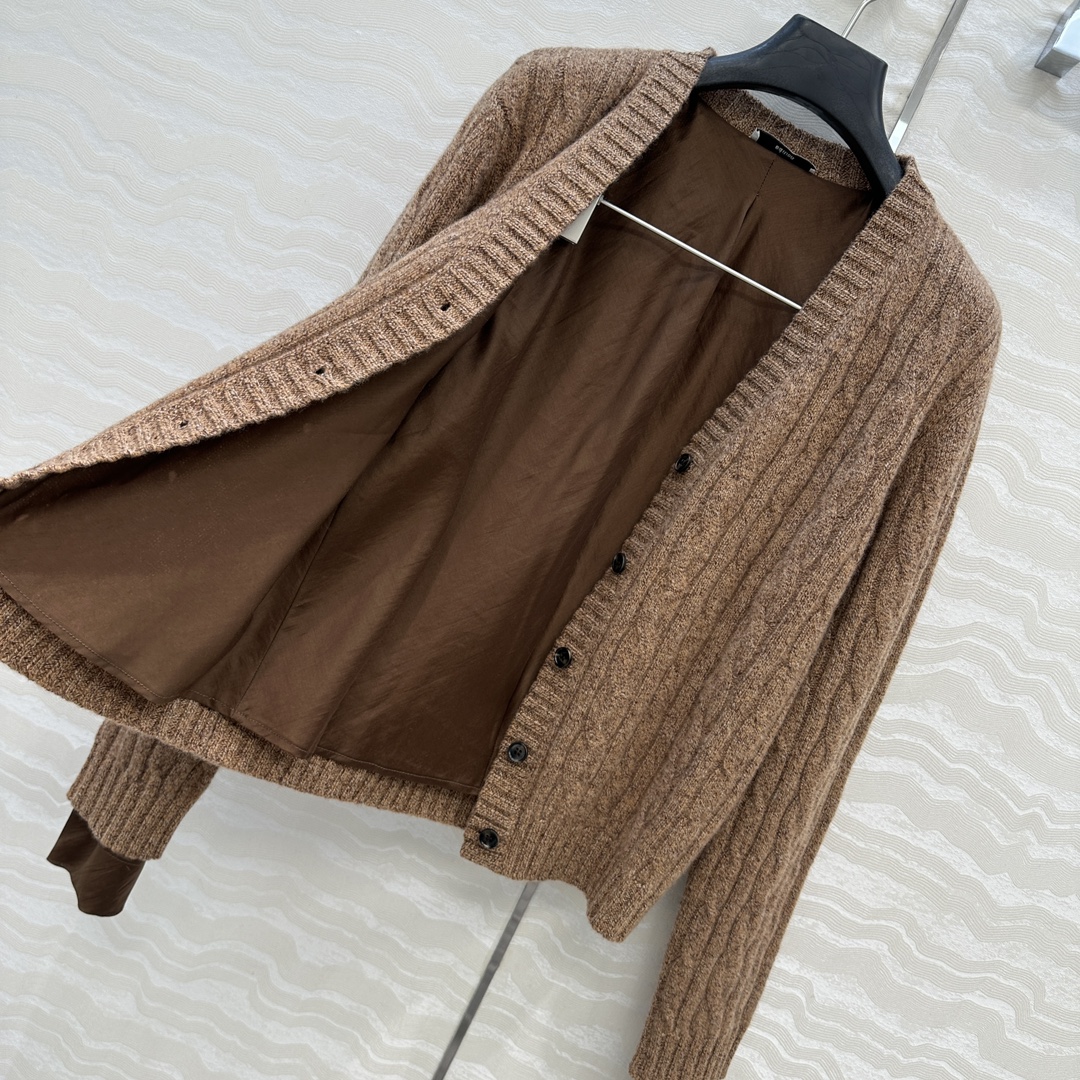 高端原单品质❤️ED高智感穿搭。高圆圆同款，长期主义气质羊绒开衫外套！定制丝棉内衬设计，品质控必入！定染