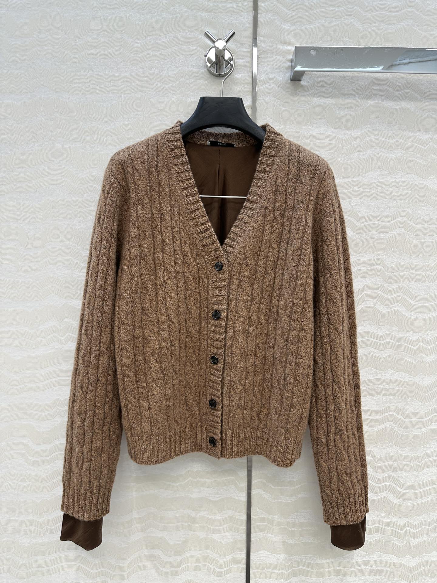 高端原单品质❤️ED高智感穿搭。高圆圆同款，长期主义气质羊绒开衫外套！定制丝棉内衬设计，品质控必入！定染