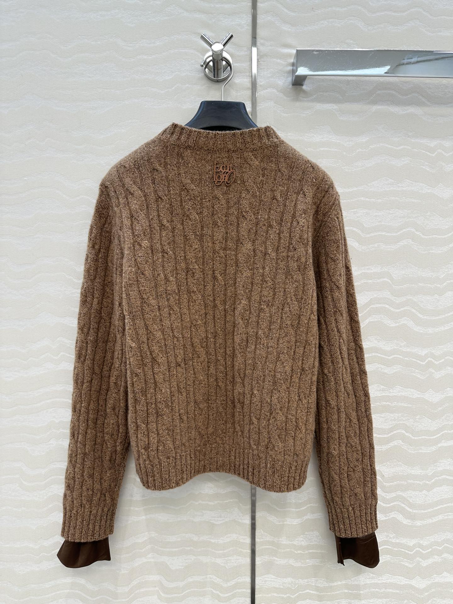 高端原单品质❤️ED高智感穿搭。高圆圆同款，长期主义气质羊绒开衫外套！定制丝棉内衬设计，品质控必入！定染