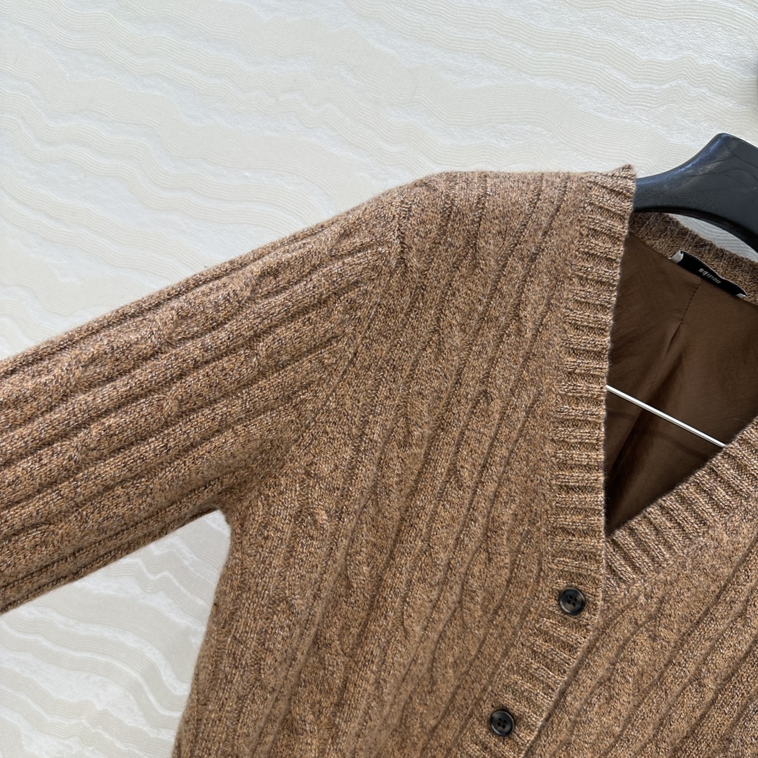 高端原单品质❤️ED高智感穿搭。高圆圆同款，长期主义气质羊绒开衫外套！定制丝棉内衬设计，品质控必入！定染