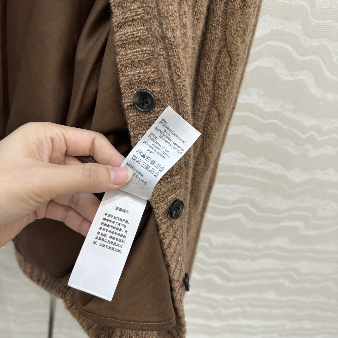 高端原单品质❤️ED高智感穿搭。高圆圆同款，长期主义气质羊绒开衫外套！定制丝棉内衬设计，品质控必入！定染