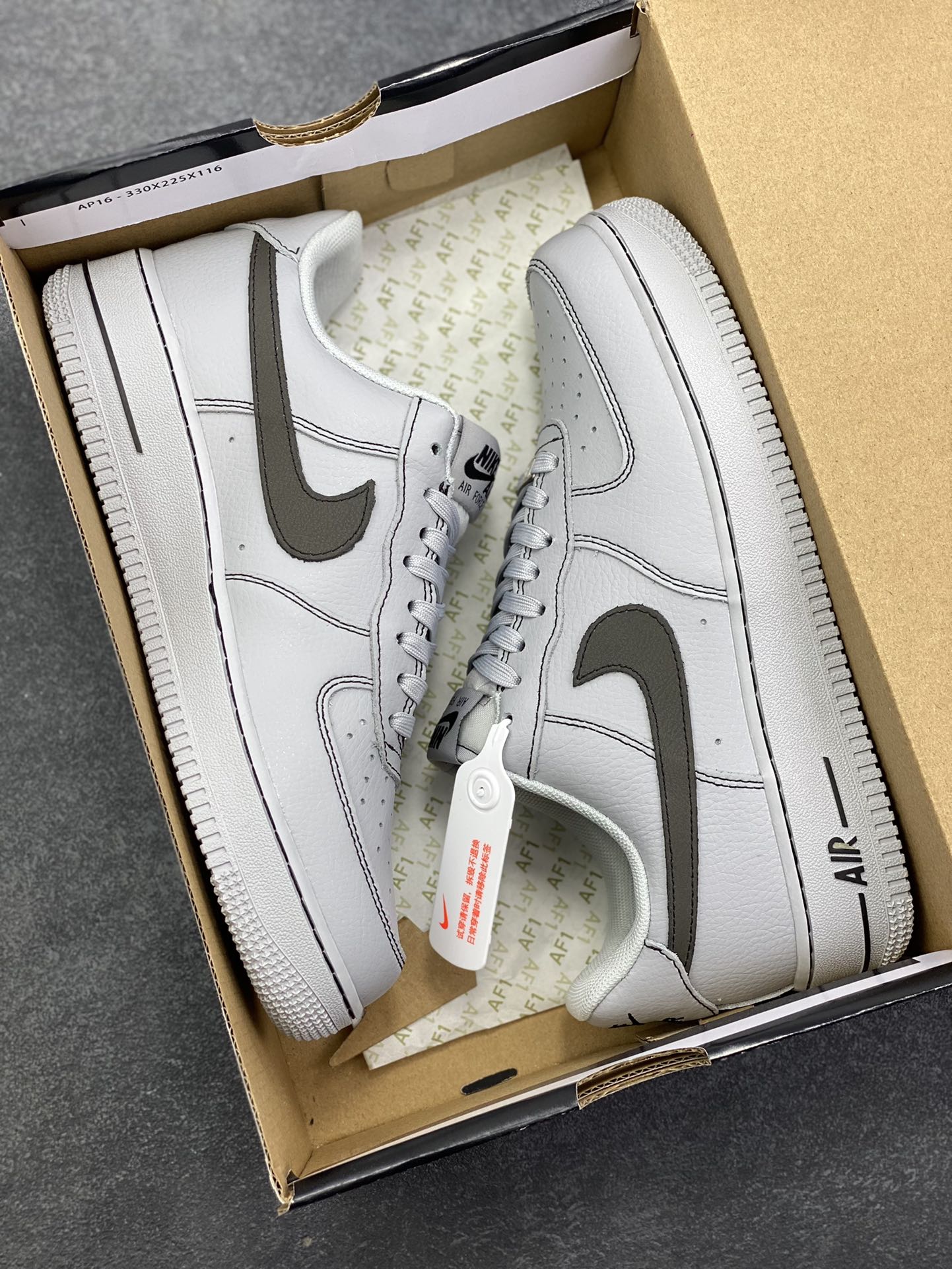 图片[9]-Nike Air Force 1 Low 灰线 原楦头原纸板 打造纯正空军版型 专注外贸渠道 全掌内置蜂窝气垫 原盒配件 原厂中底钢印、拉帮完美 货号：HQ2037-004 尺码：36 36.5 37.5 38 38.5 39 40 40.5 41 42 42.5 43 44 44.5 45-选品中心