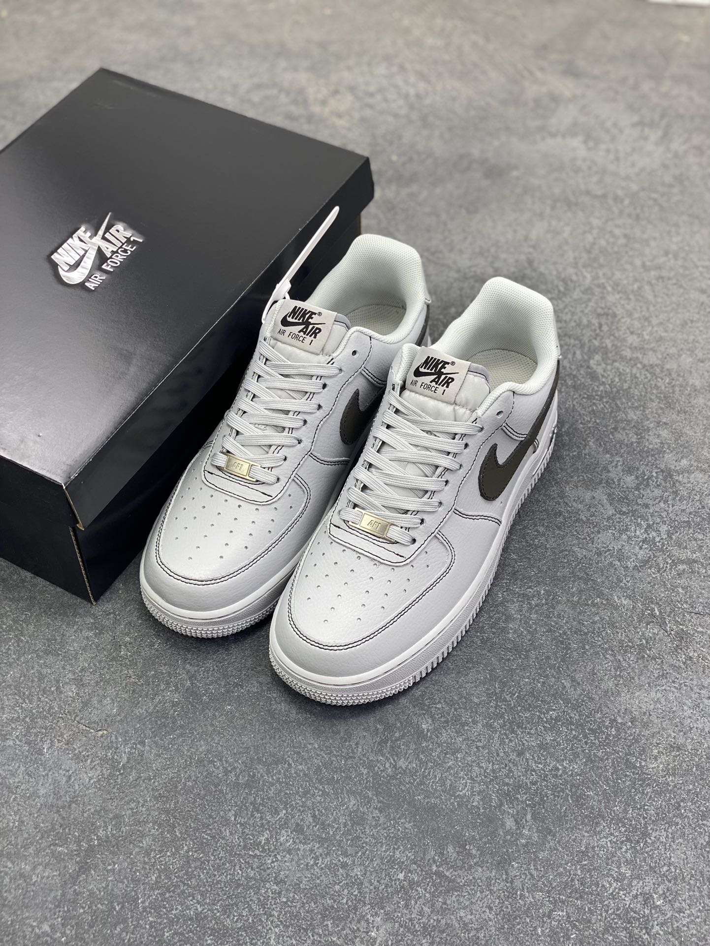 图片[8]-Nike Air Force 1 Low 灰线 原楦头原纸板 打造纯正空军版型 专注外贸渠道 全掌内置蜂窝气垫 原盒配件 原厂中底钢印、拉帮完美 货号：HQ2037-004 尺码：36 36.5 37.5 38 38.5 39 40 40.5 41 42 42.5 43 44 44.5 45-选品中心