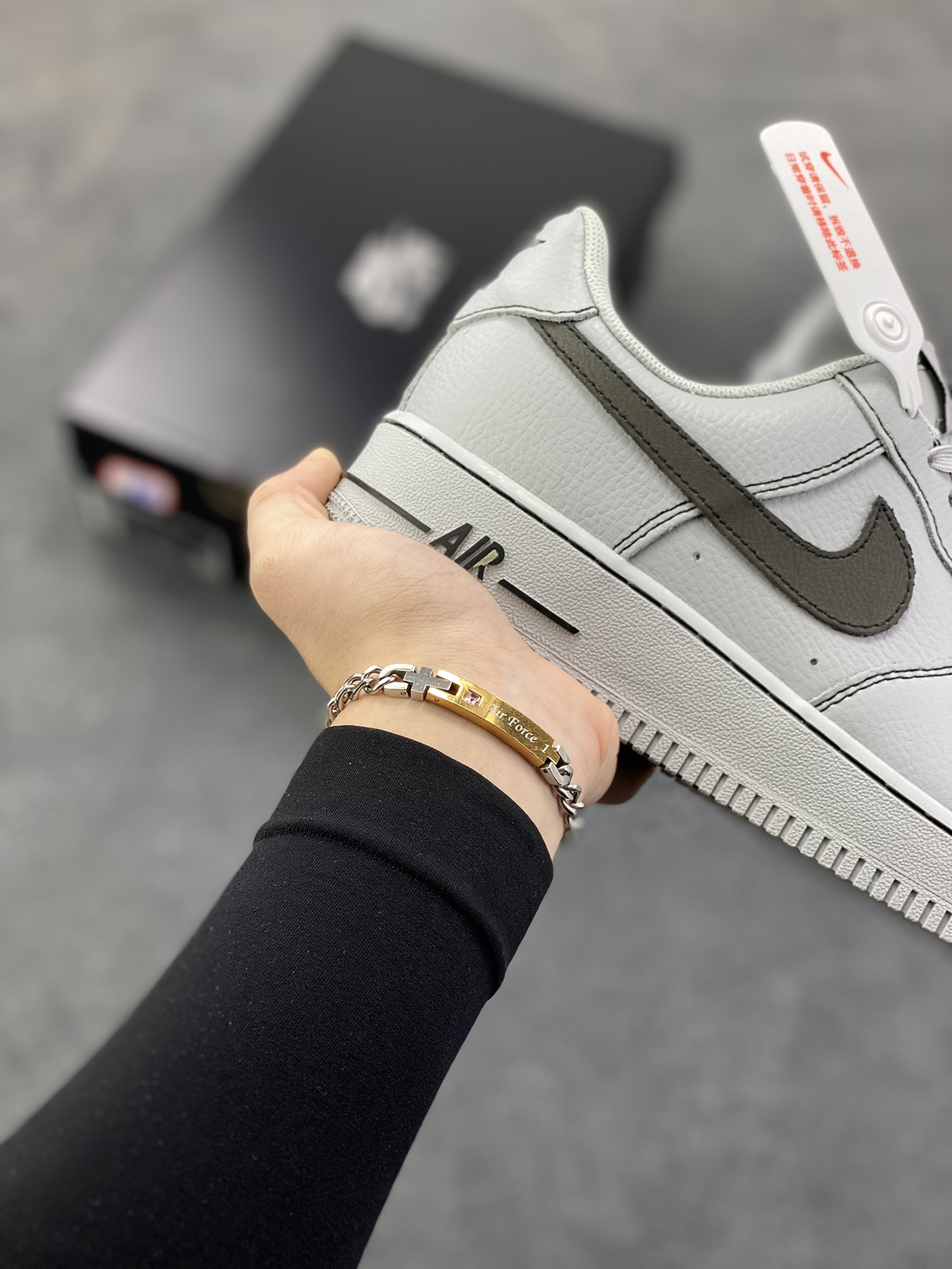 图片[6]-Nike Air Force 1 Low 灰线 原楦头原纸板 打造纯正空军版型 专注外贸渠道 全掌内置蜂窝气垫 原盒配件 原厂中底钢印、拉帮完美 货号：HQ2037-004 尺码：36 36.5 37.5 38 38.5 39 40 40.5 41 42 42.5 43 44 44.5 45-选品中心