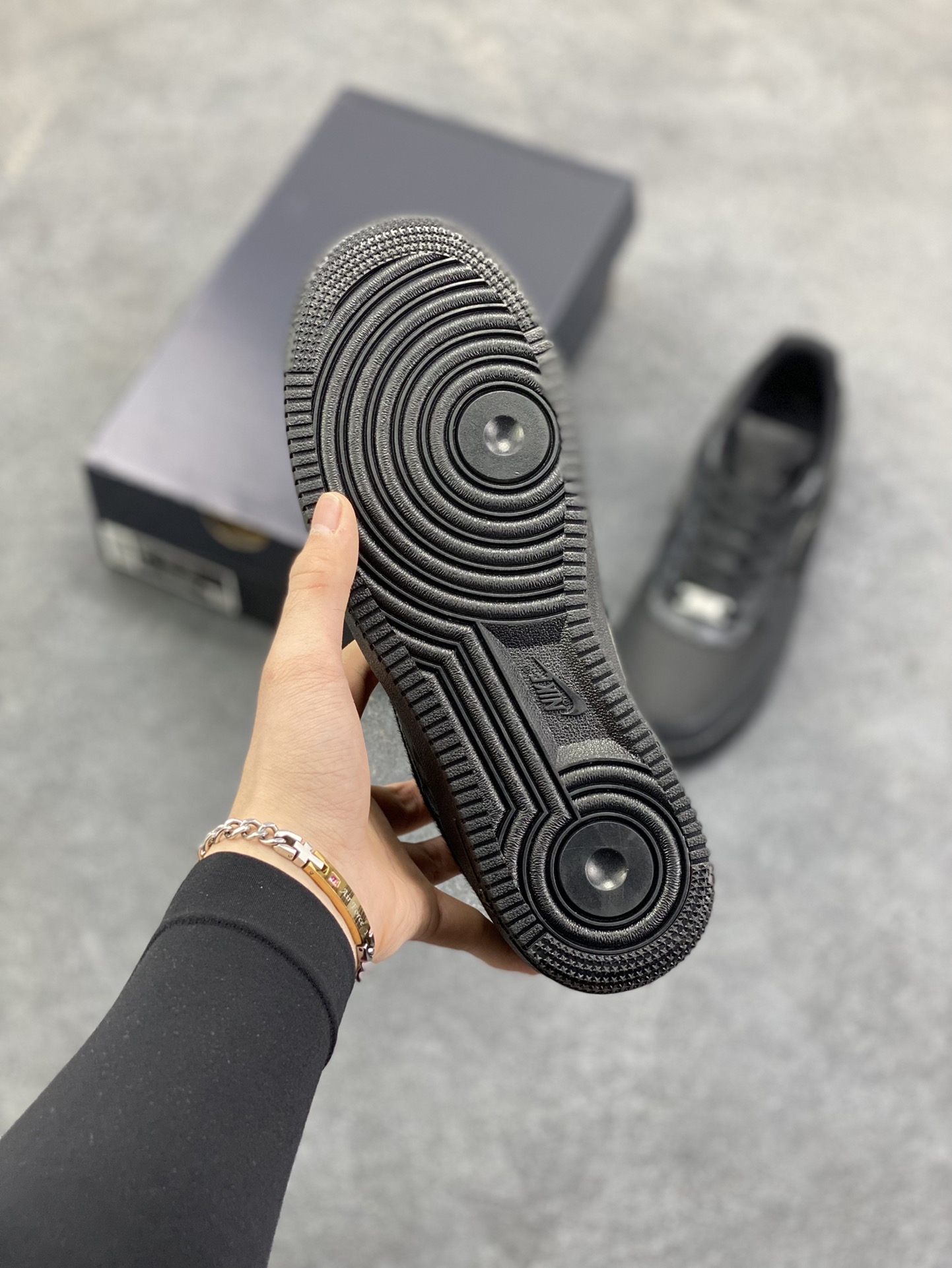 图片[5]-Nike Air Force 1 Low 黑裂纹 空军一号低帮运动休闲板鞋 原楦头原纸板 打造纯正空军版型 专注外贸渠道 全掌内置蜂窝气垫 原盒配件 原厂中底钢印、拉帮完美 货号：HQ1977-001 尺码：36 36.5 37.5 38 38.5 39 40 40.5 41 42 42.5 43 44 44.5 45-选品中心